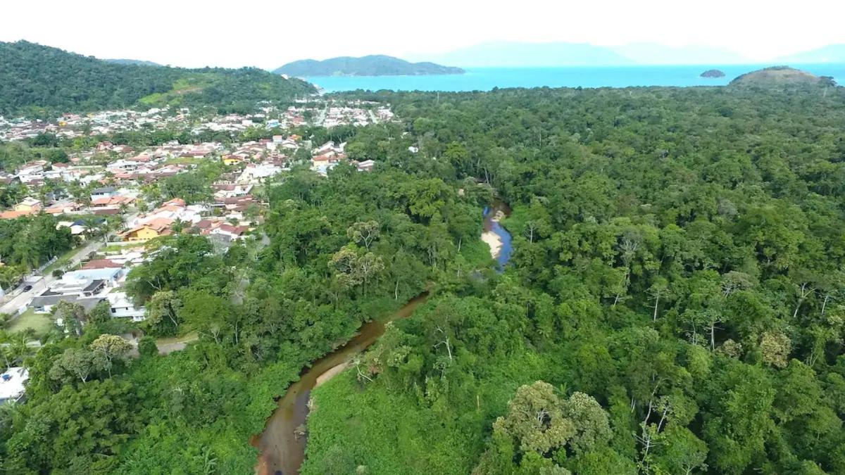 Sobrado 4 dorm Cond. Fechado Praia da Mococa Caraguatatuba