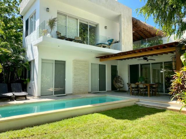 Hotel Luxury Private Villas , Private Pool, Private garden, Jacuzzi, 24hours security - Image 1