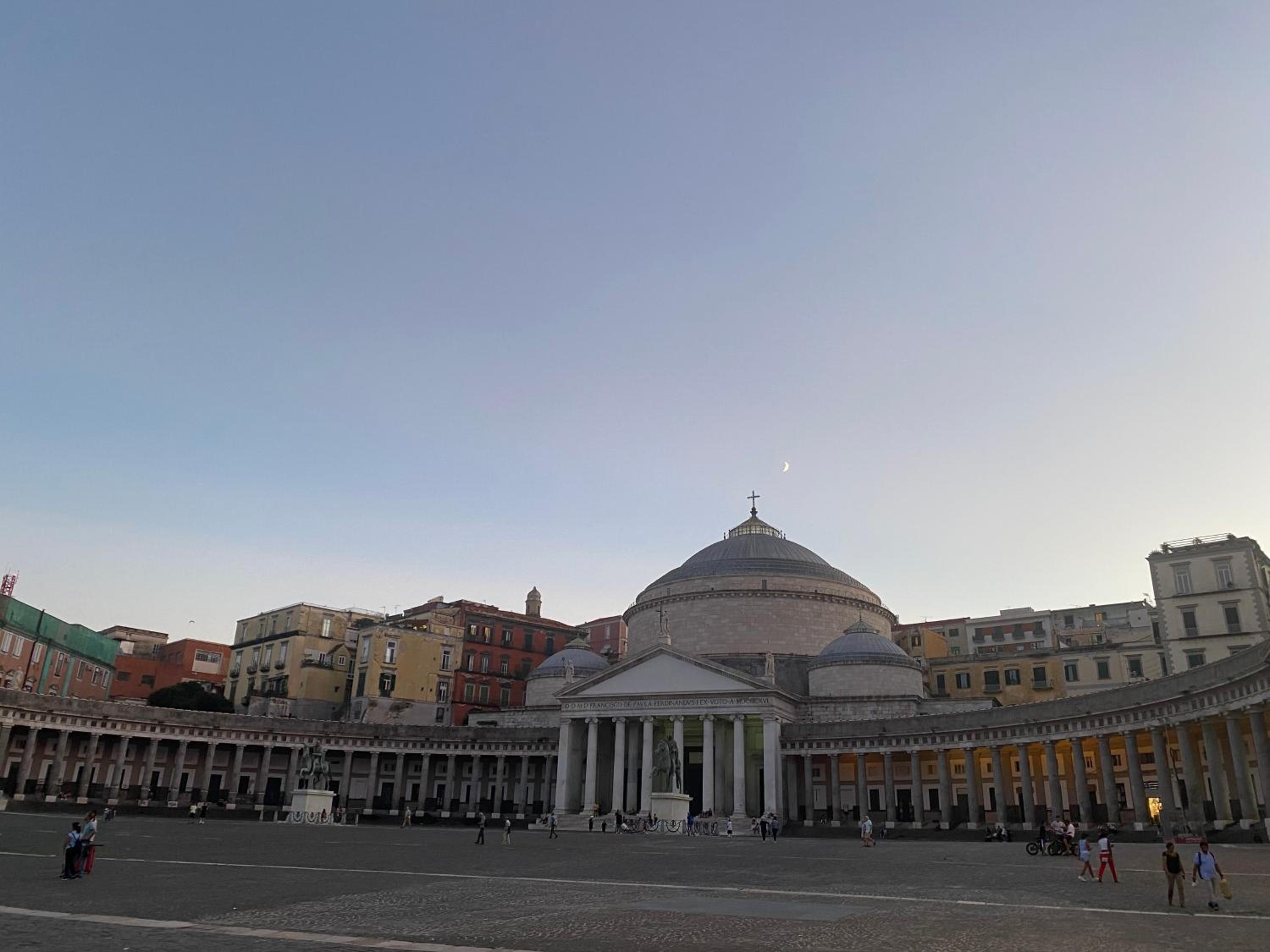 Casa Tiare, the heart of Piazza Plebiscito
