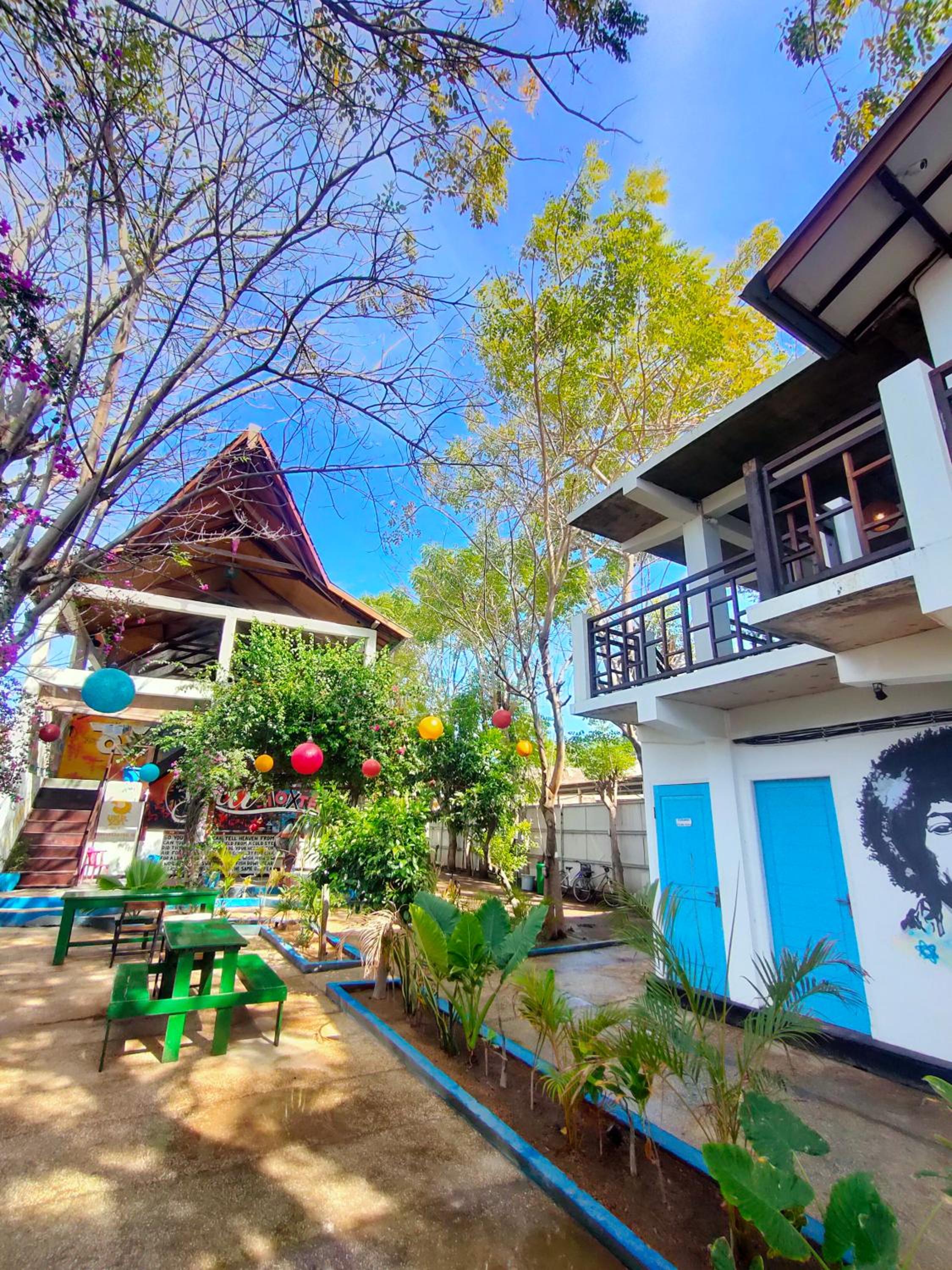 Gili Beach Bum Hostel