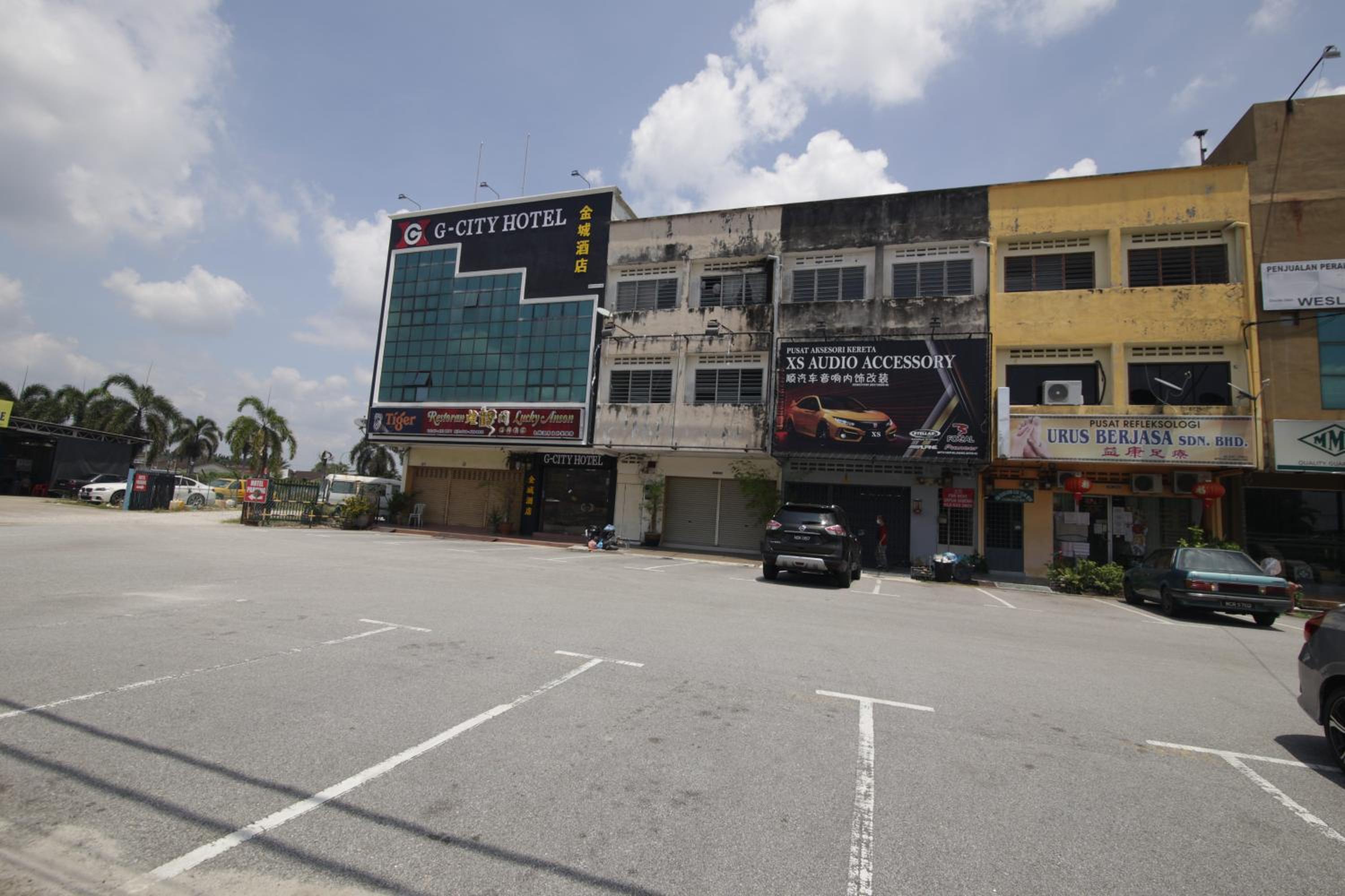 G CITY HOTEL photo 6