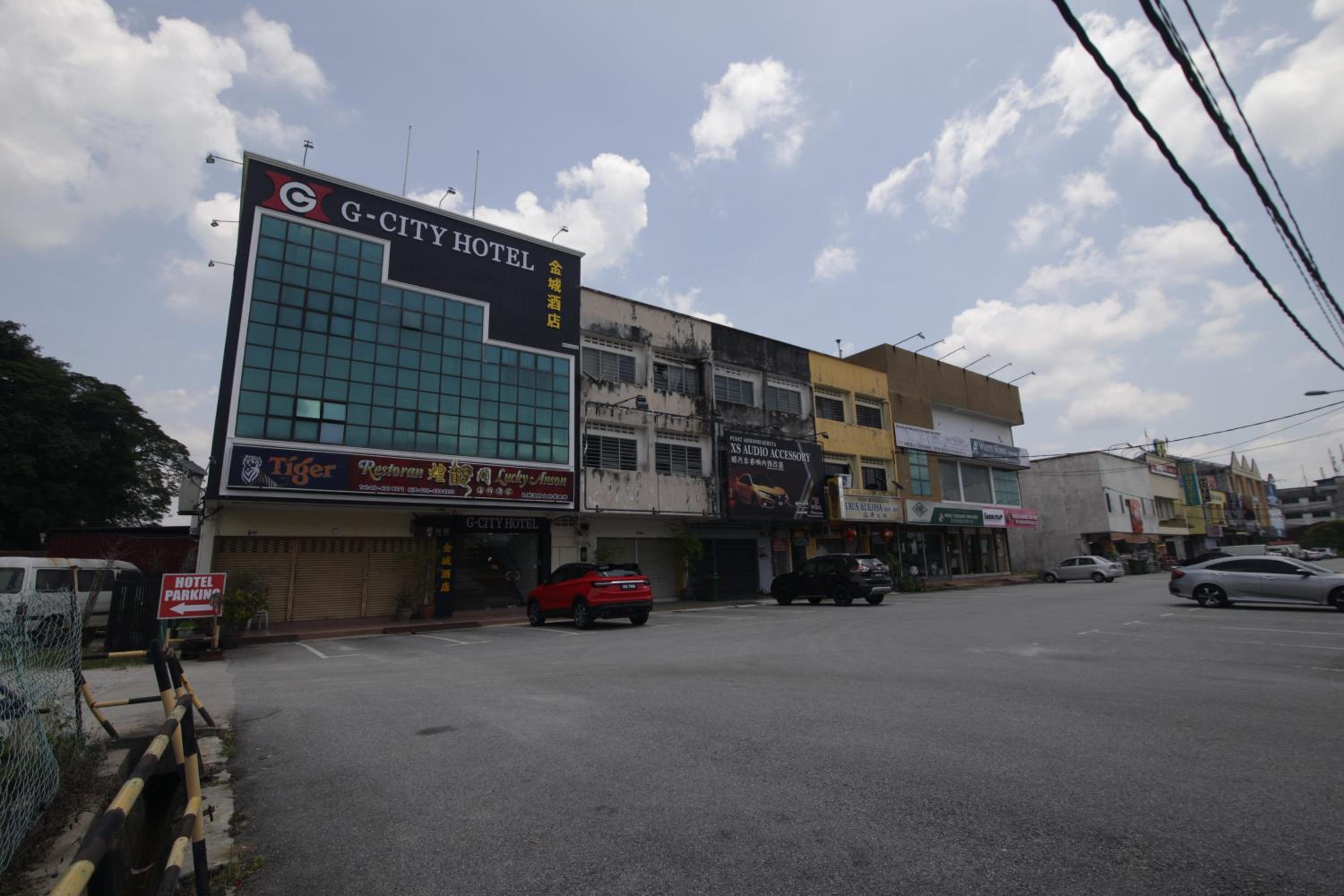 G CITY HOTEL photo 4