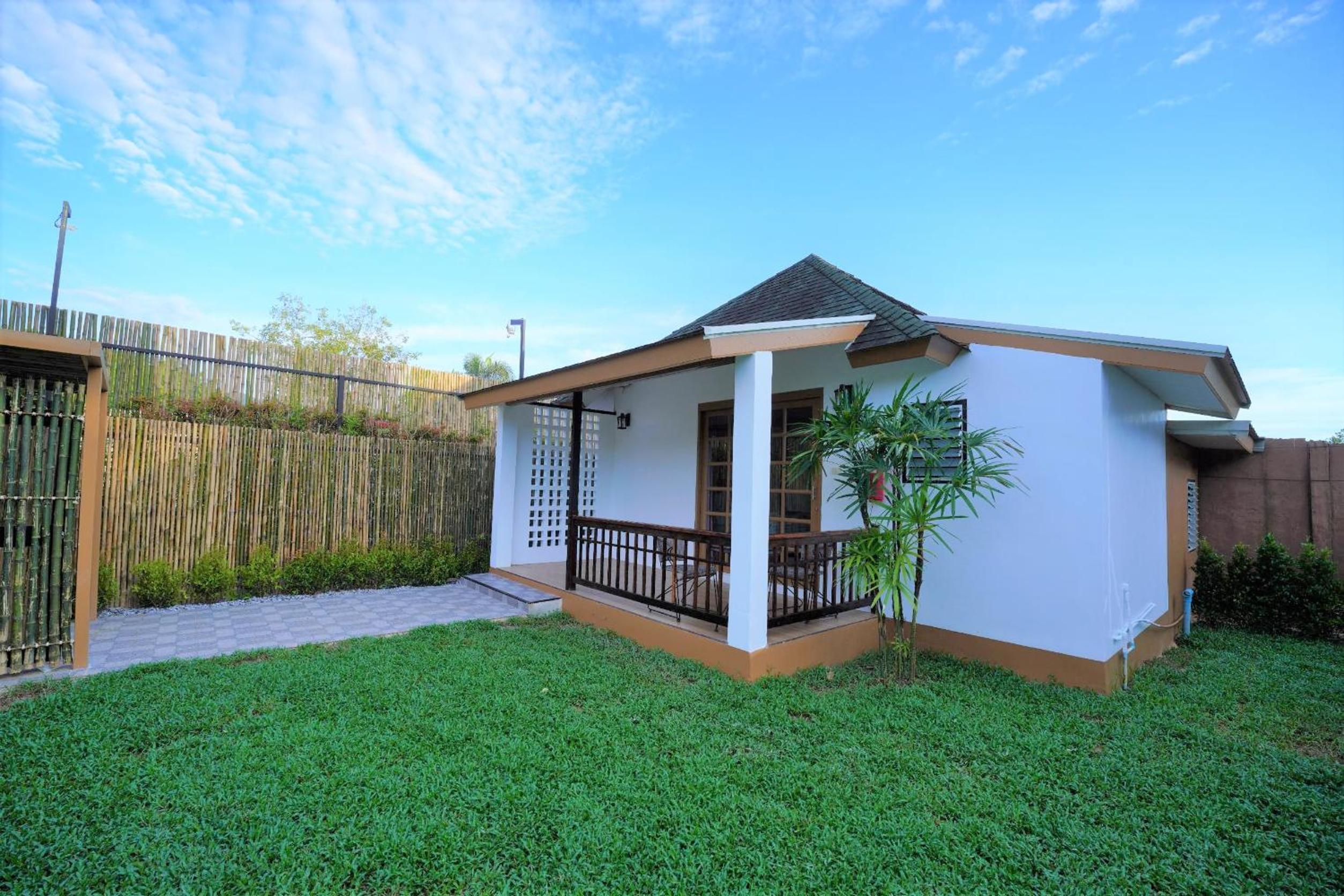 IP Plus Resort Chanthaburia - Halal Hotel