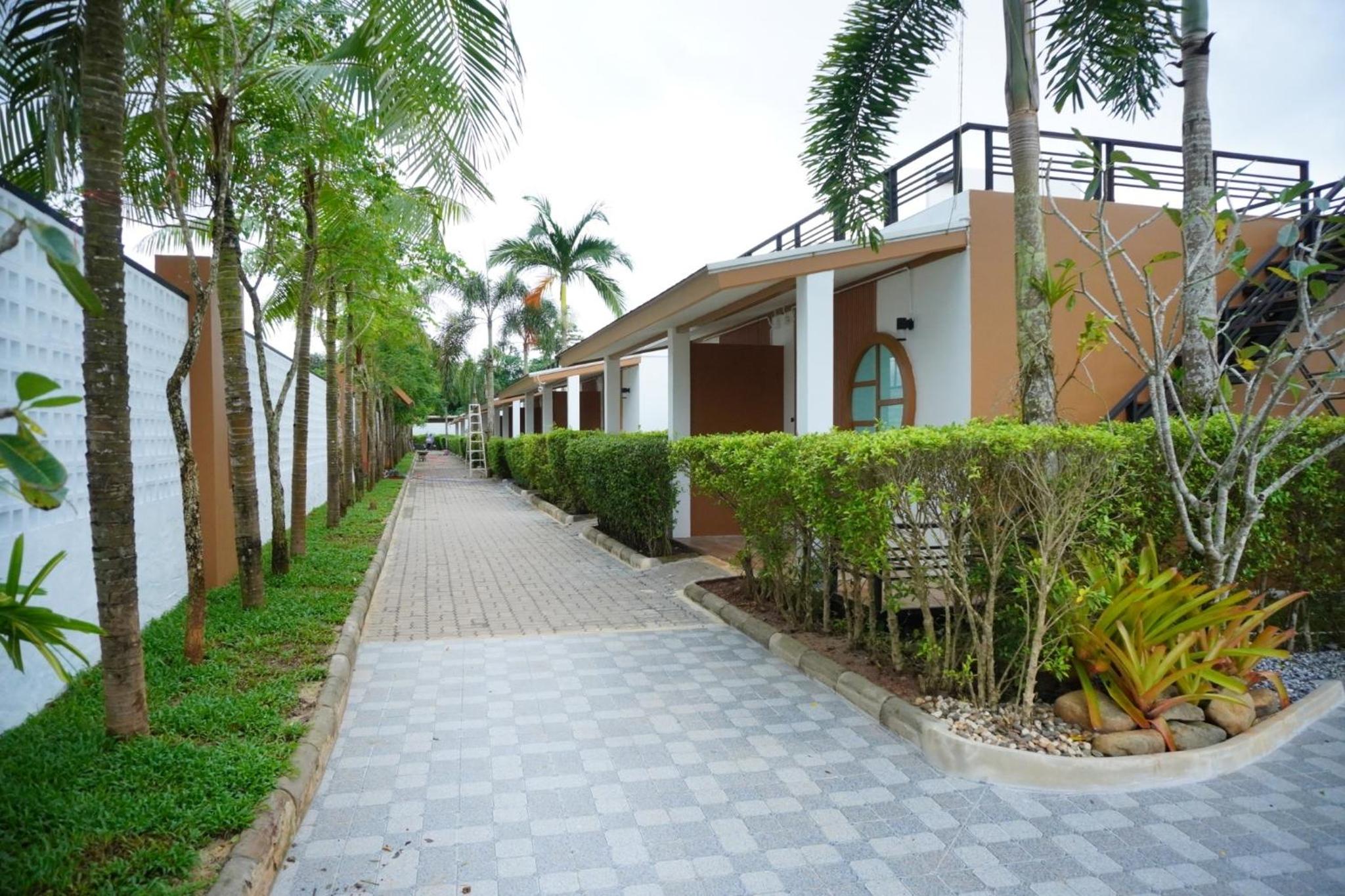 IP Plus Resort Chanthaburia - Halal Hotel
