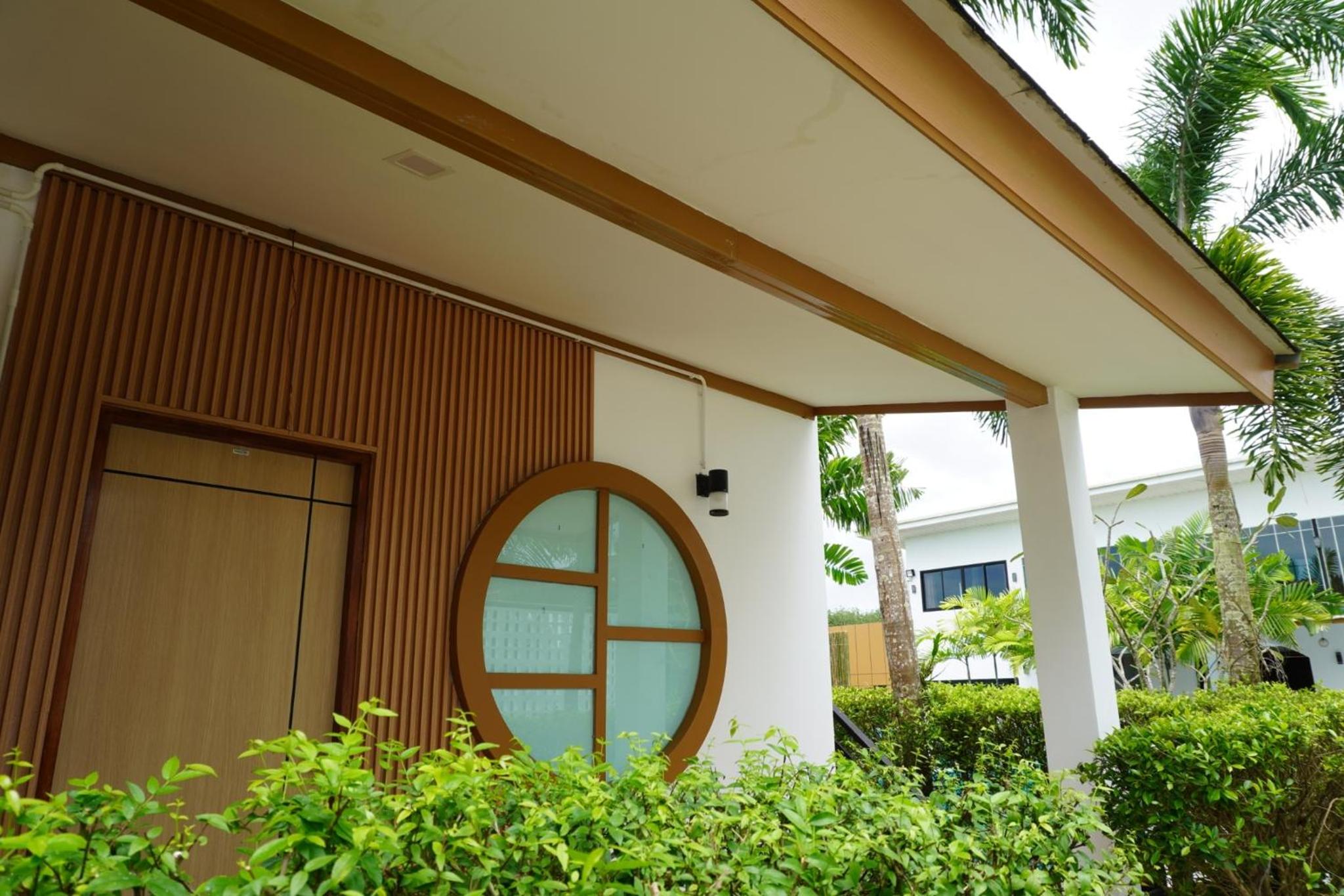 IP Plus Resort Chanthaburia - Halal Hotel