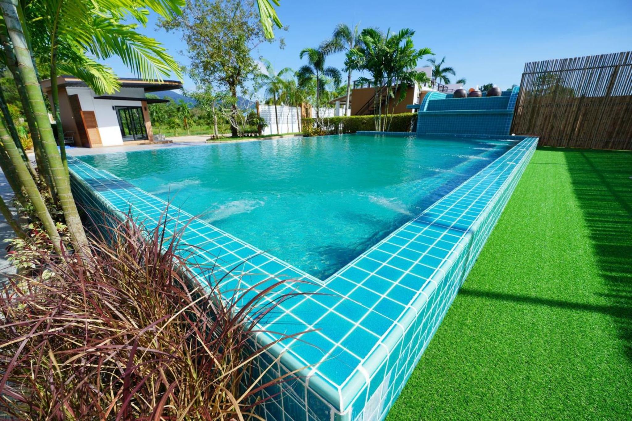 IP Plus Resort Chanthaburia - Halal Hotel