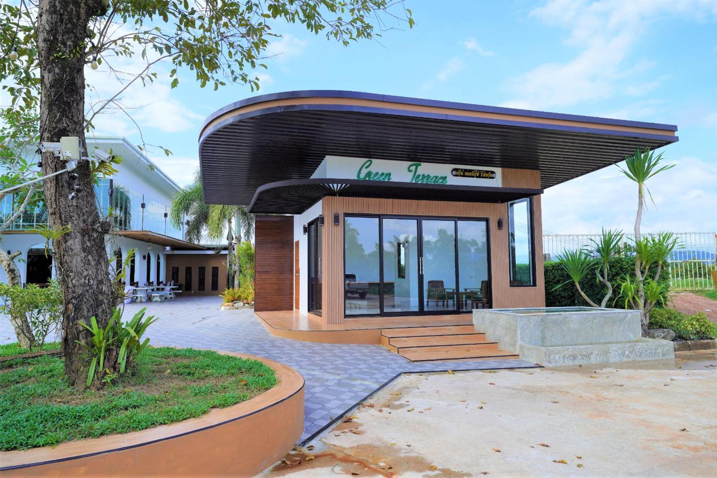 IP Plus Resort Chanthaburia - Halal Hotel