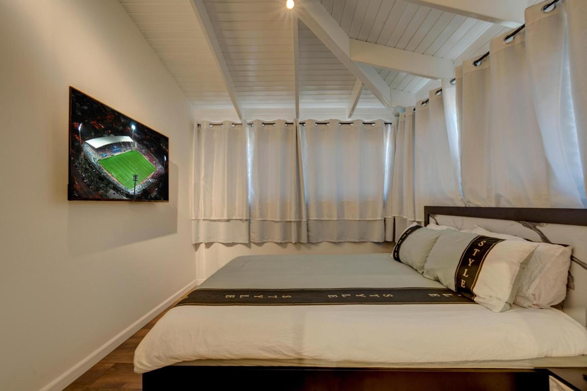 LUXURY PENTHOUSE GREAT LOCATION WITH PARKING Tlv view 4
