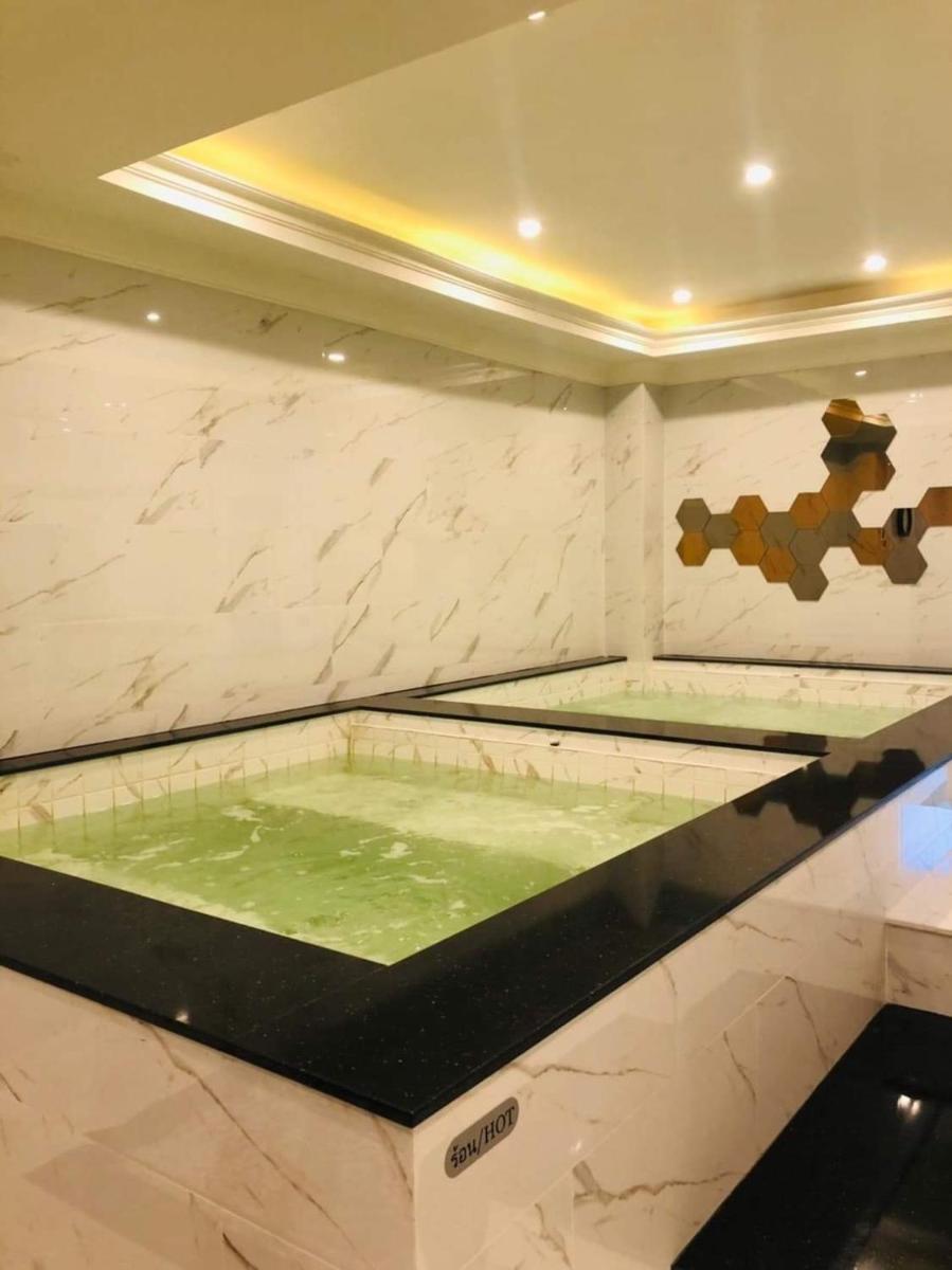 Jacuzzi