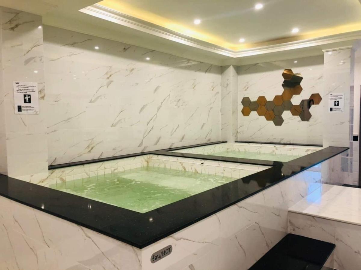 Jacuzzi