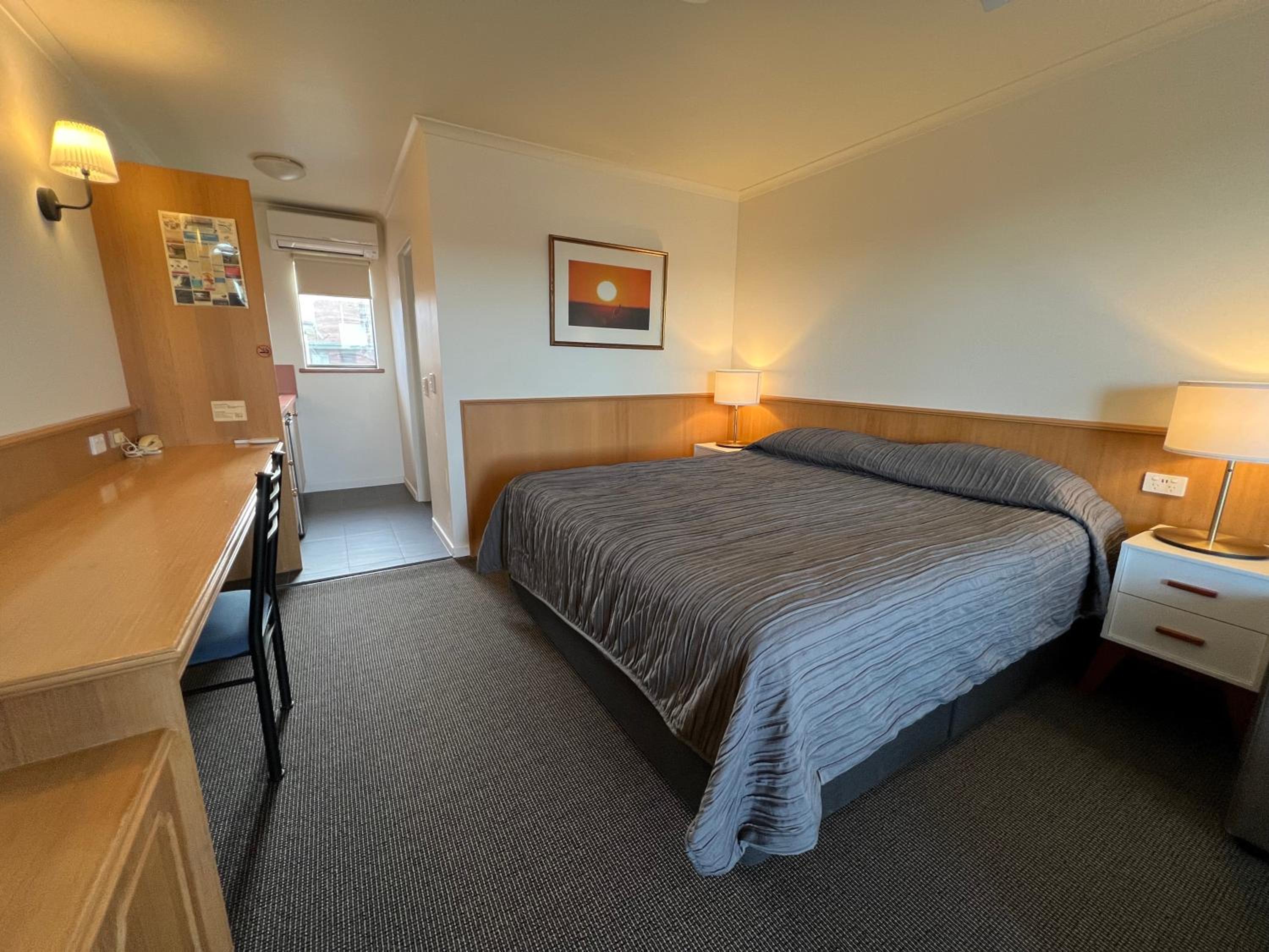 Summerhill Motor Inn