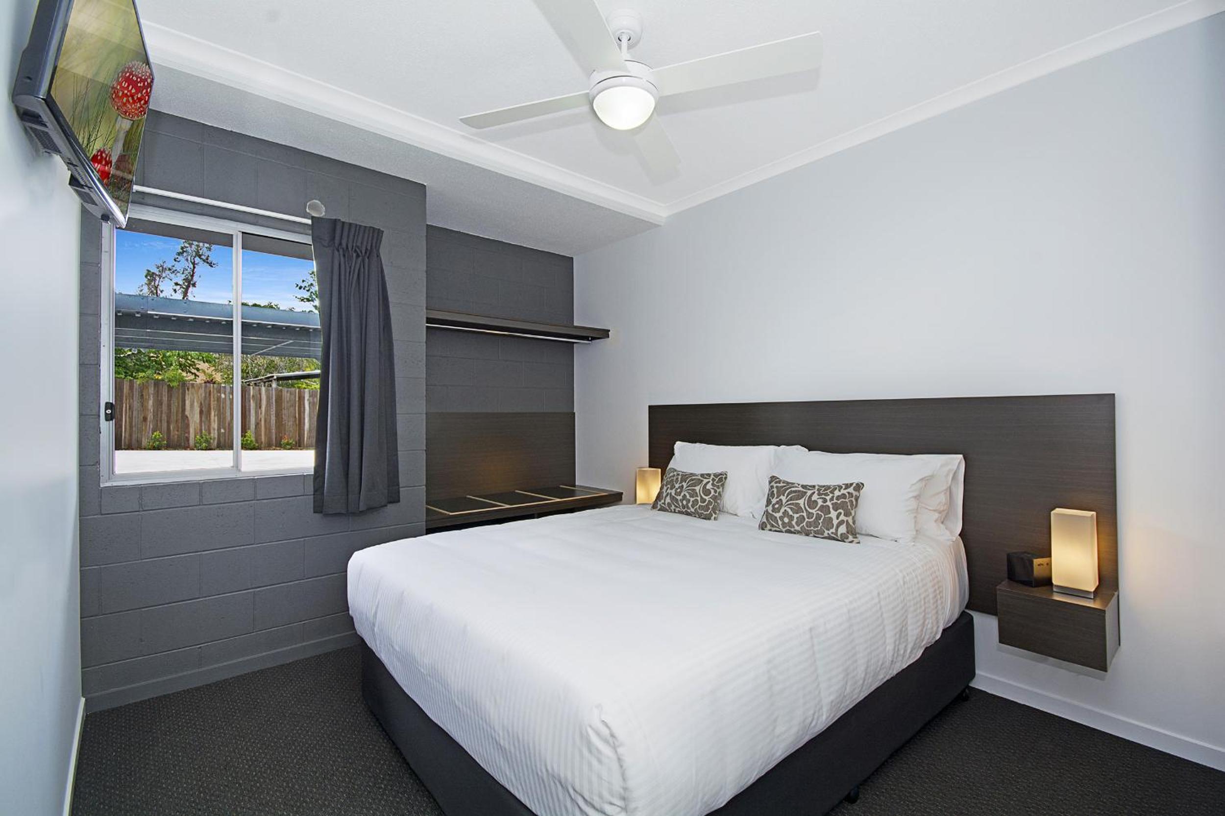 Cooroy Luxury Motel Apartments view 4