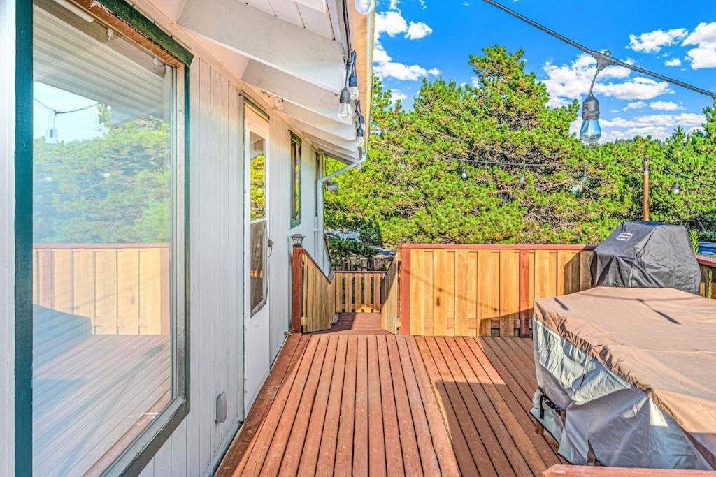 Brathouse By The Sea - Easy Access to the Pacific view 2