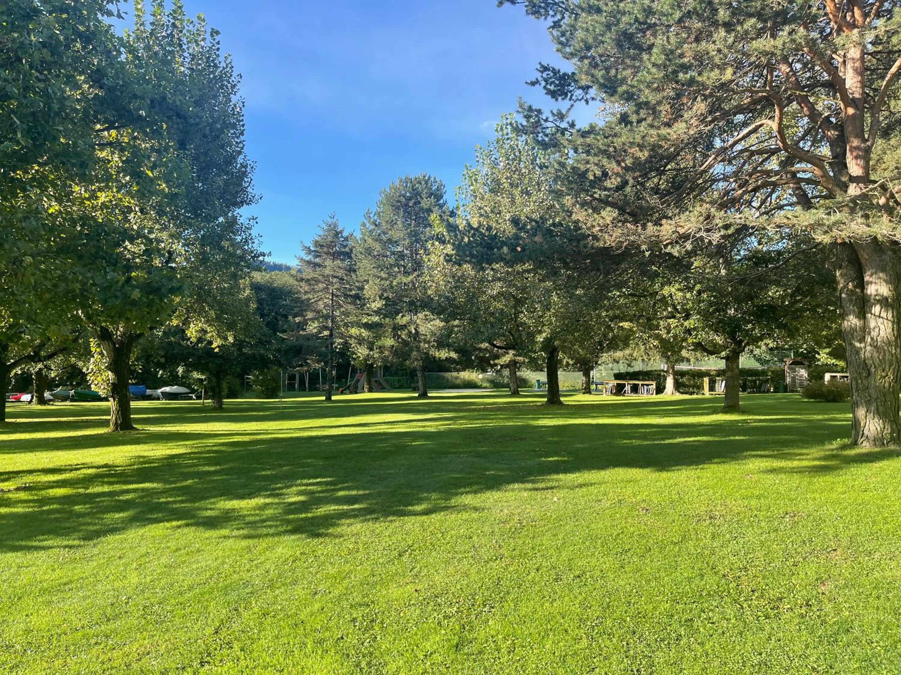 Seeappartement LUNA am Ossiachersee mit privatem Seezugang, Hallenbad, Skiarena Gerlitzen