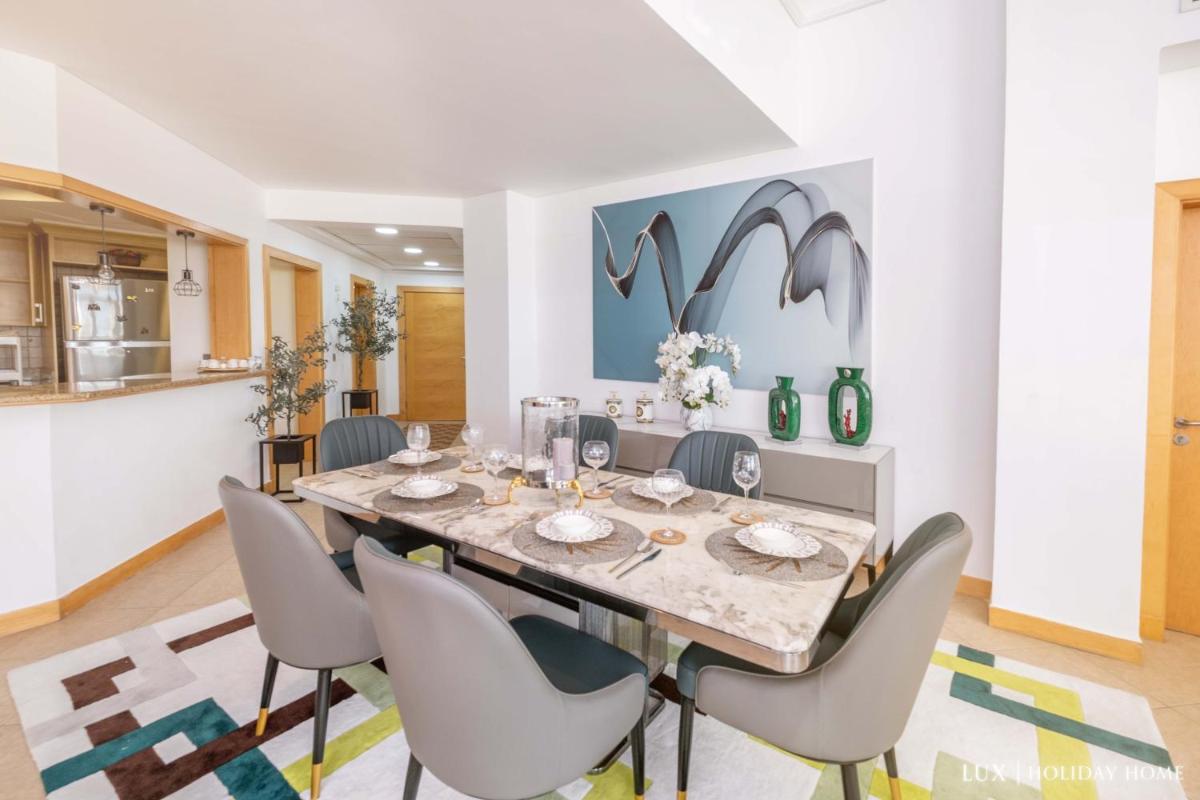 LUX - The Shoreline Penthouse Suite