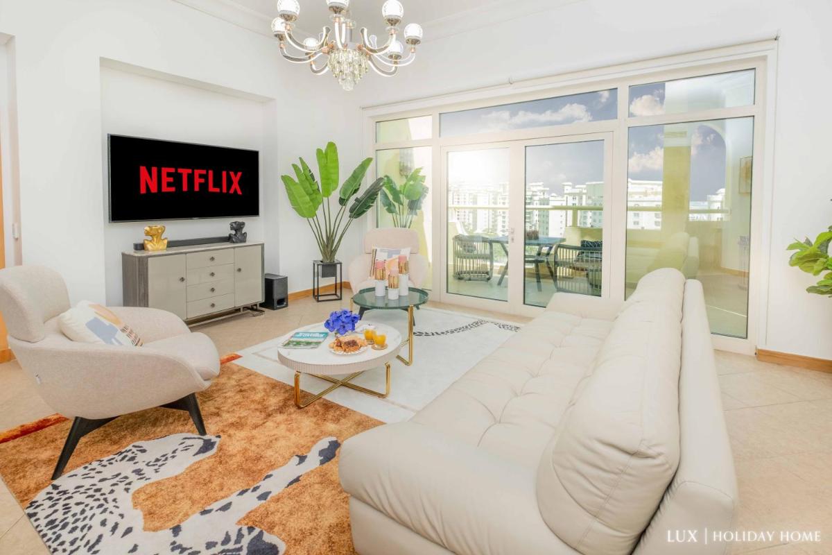 LUX - The Shoreline Penthouse Suite