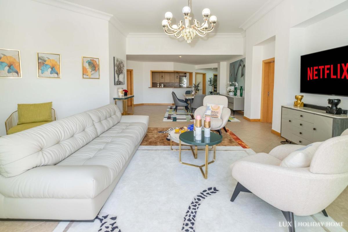 LUX - The Shoreline Penthouse Suite