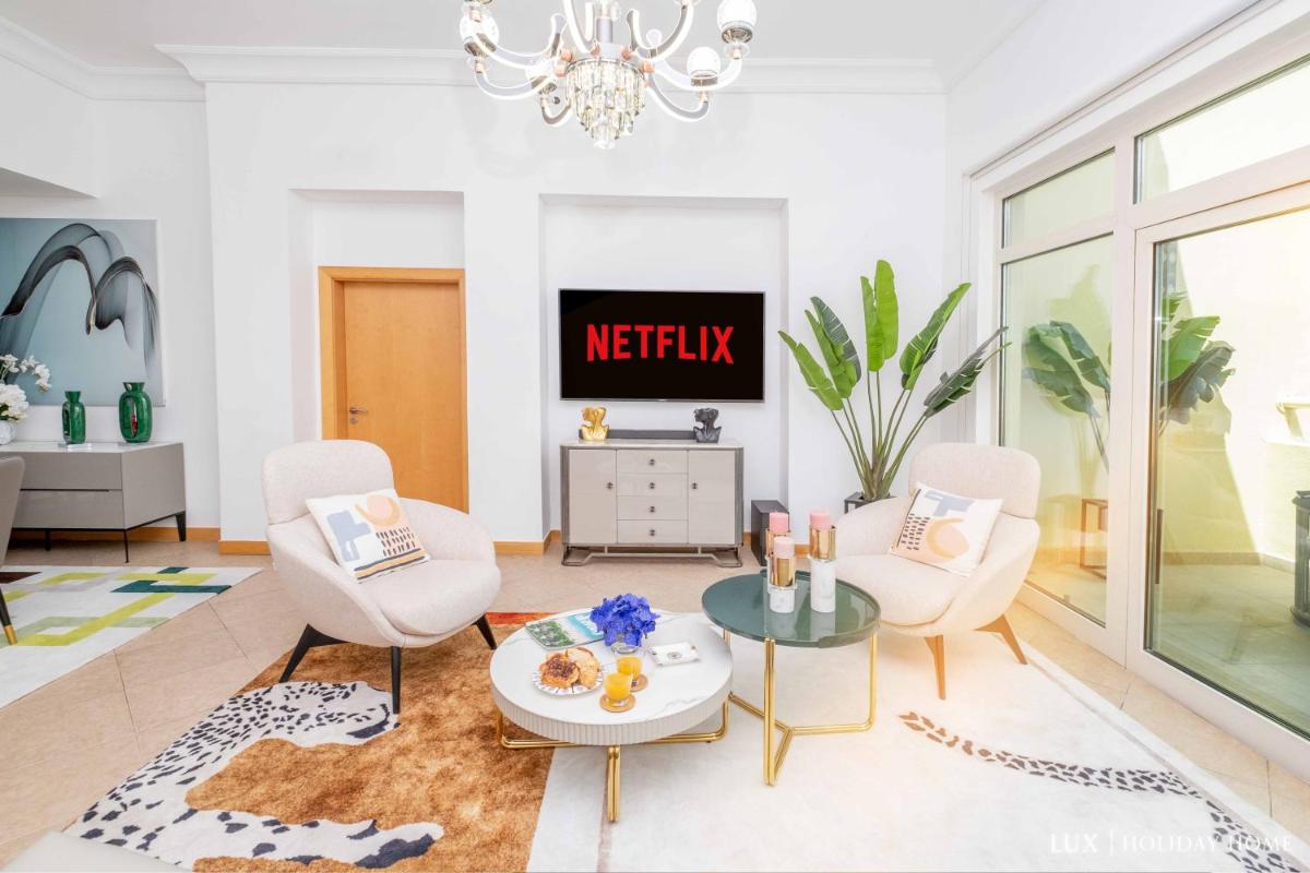 LUX - The Shoreline Penthouse Suite