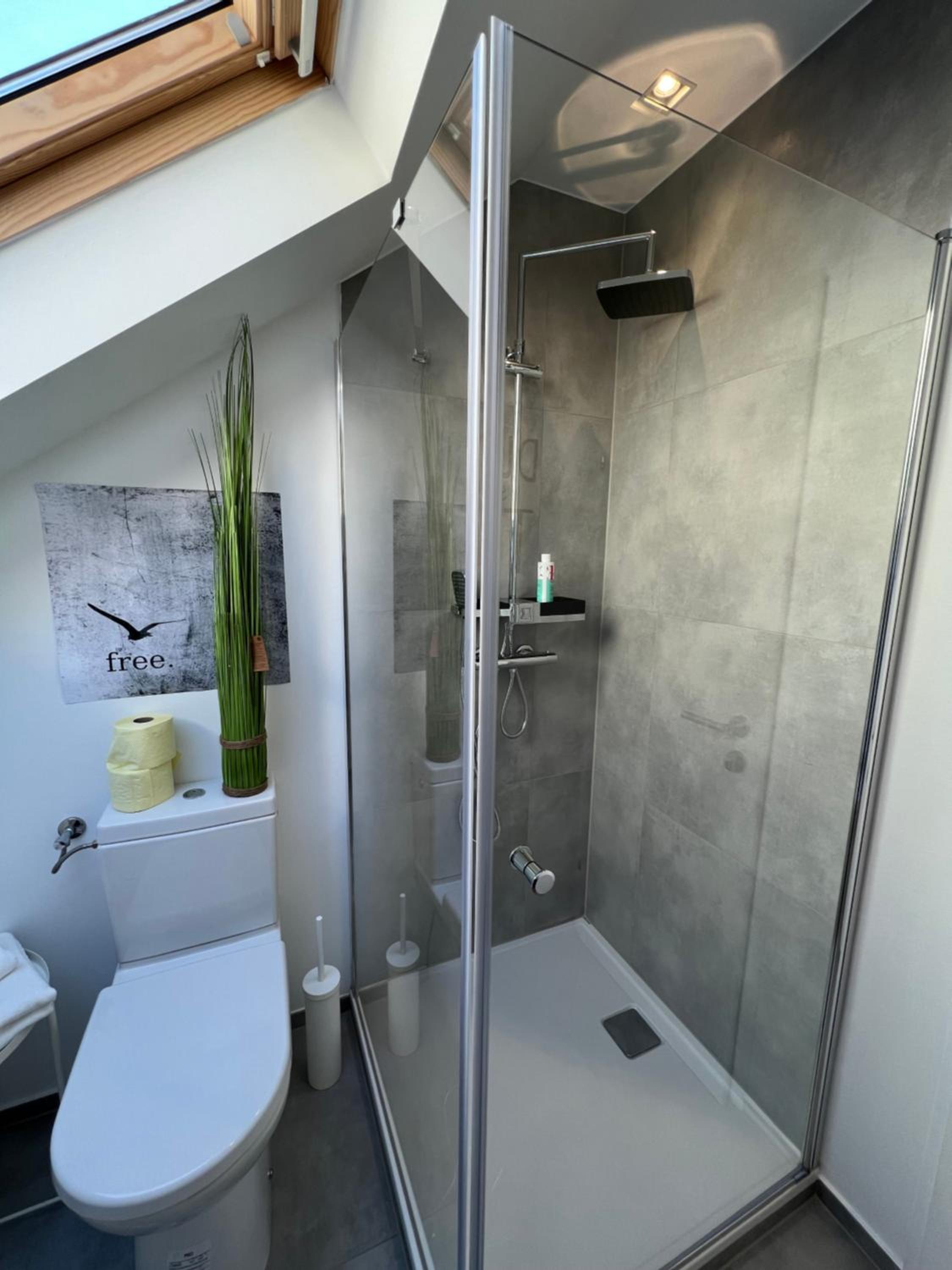 Lieblingsplatz Neusiedl - Modern Stylish Apartments - Free Parking Burgenland Card - 10 min to Designer Outlet Parndorf and Lake Neusiedl