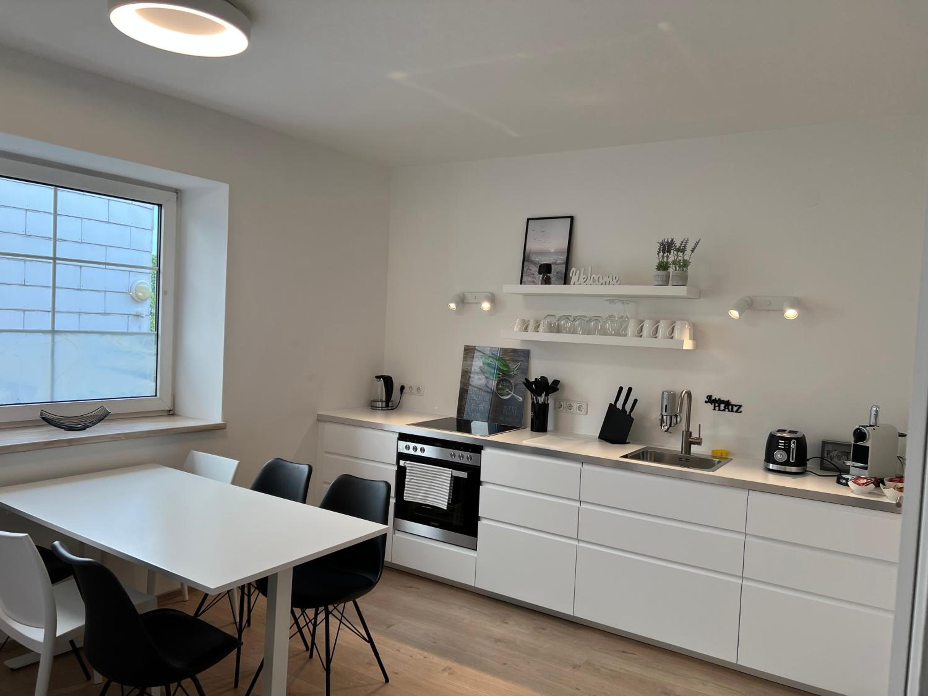 Lieblingsplatz Neusiedl - Modern Stylish Apartments - Free Parking Burgenland Card - 10 min to Designer Outlet Parndorf and Lake Neusiedl