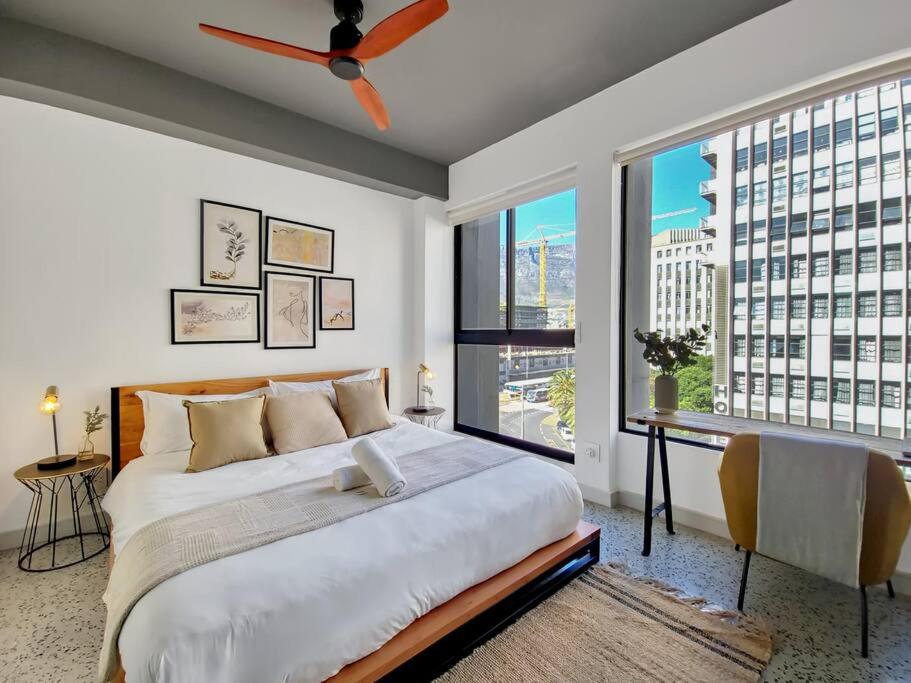 City Bowl Apartment with Rooftop Pool! view 2