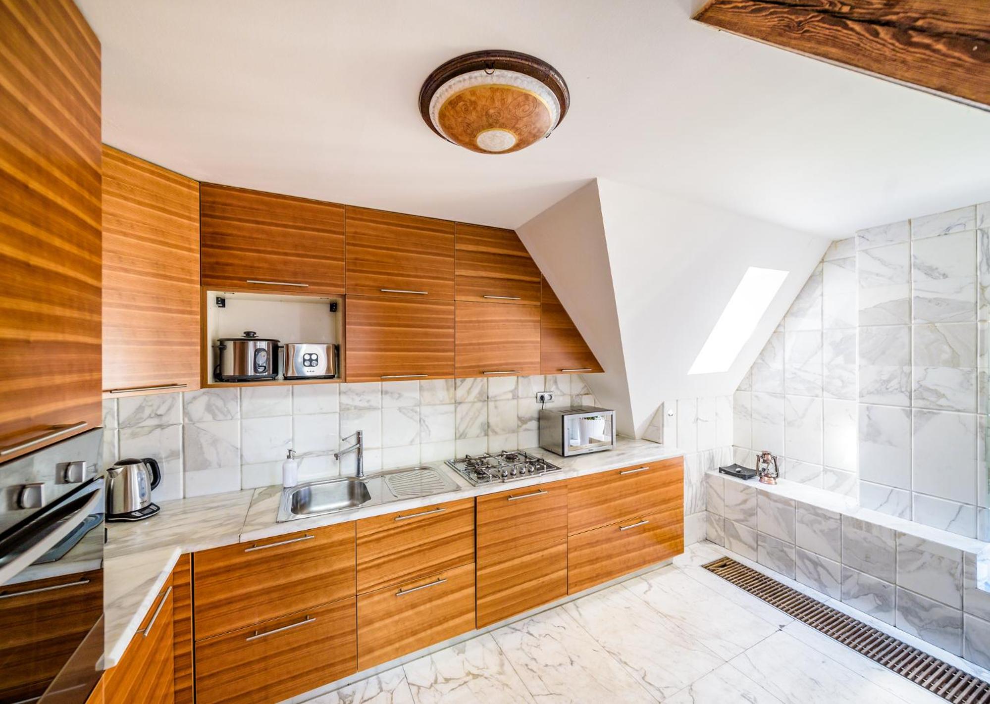 Triplex Kings Apartment in Old Town