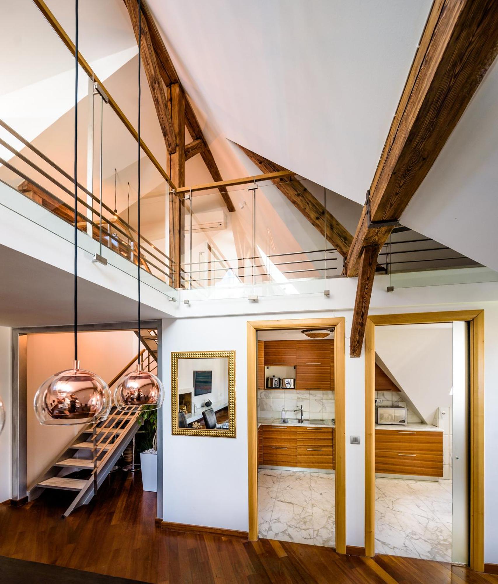 Triplex Kings Apartment in Old Town