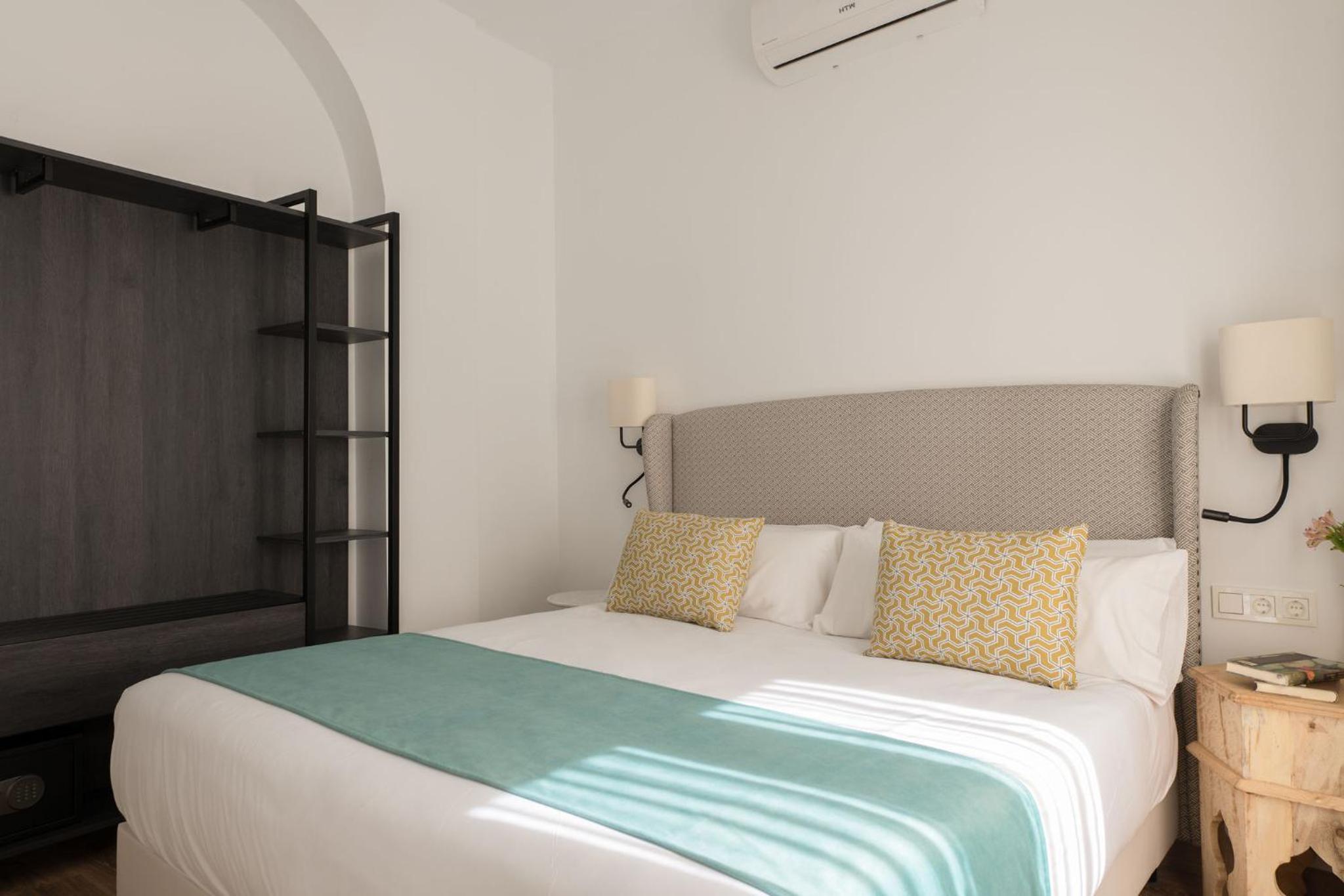 Coliseum Boutique Apartments