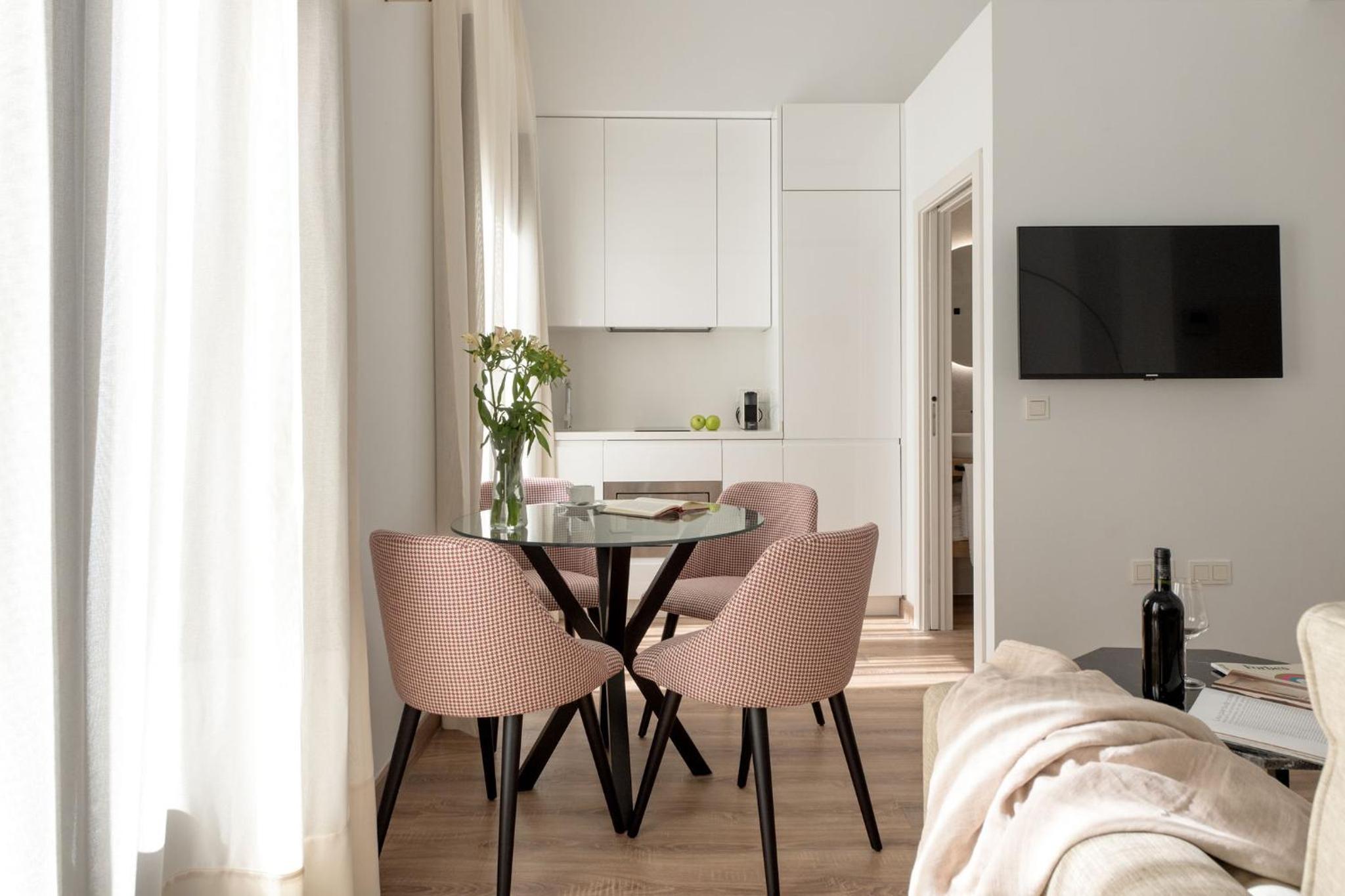 Coliseum Boutique Apartments