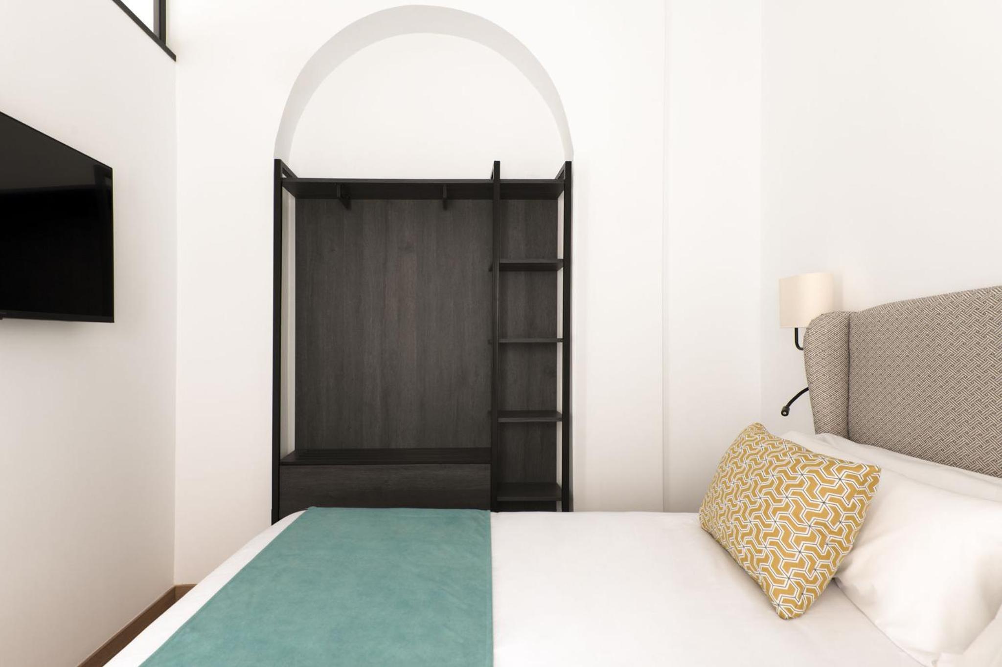 Coliseum Boutique Apartments