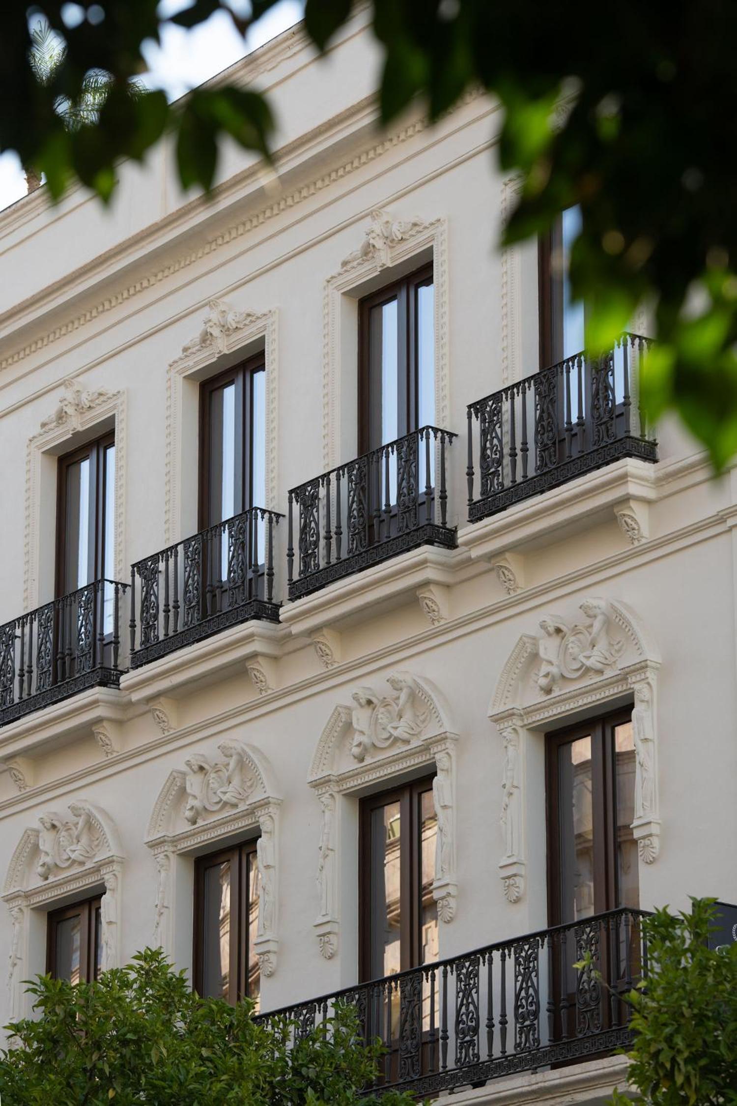 Coliseum Boutique Apartments
