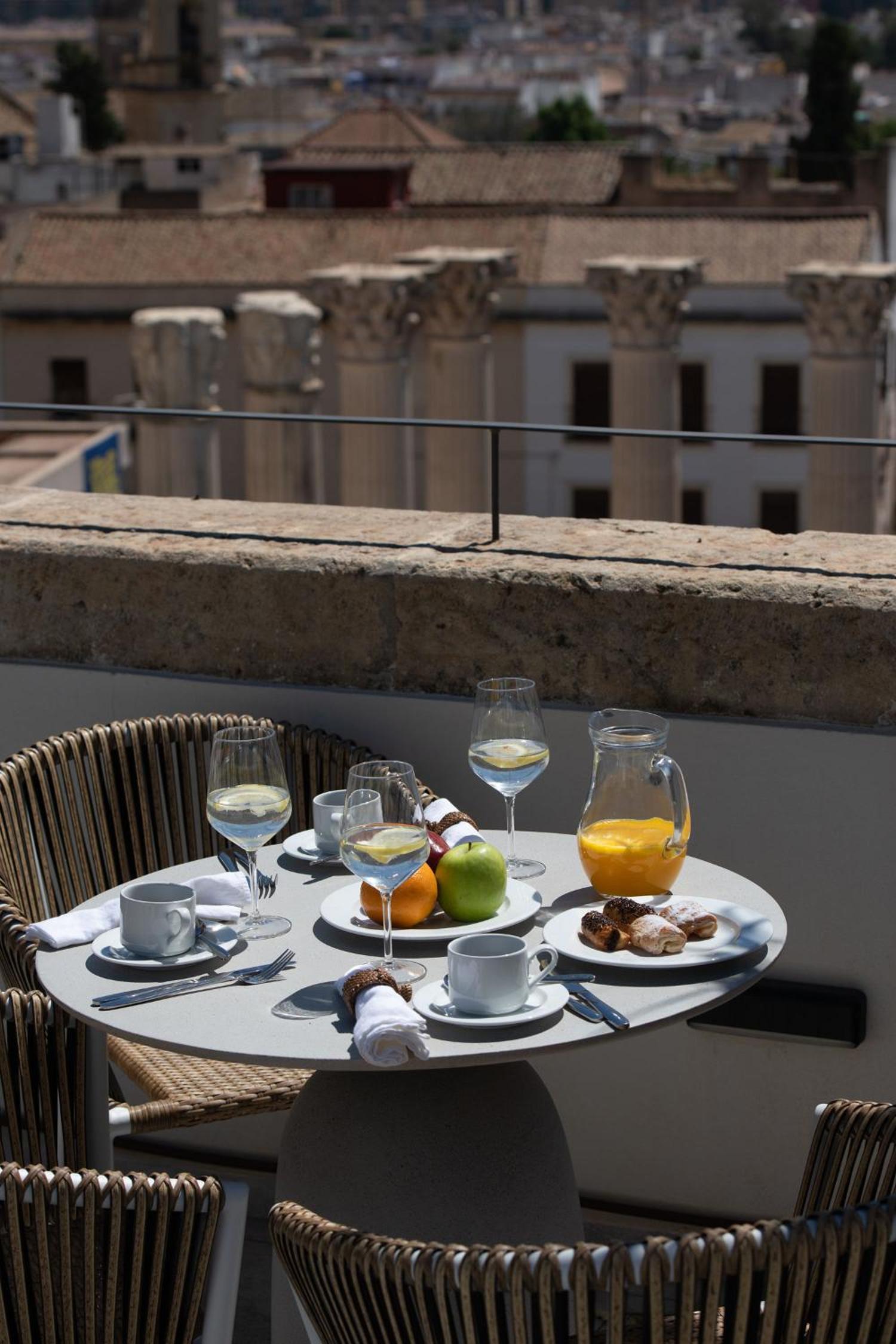 Coliseum Boutique Apartments
