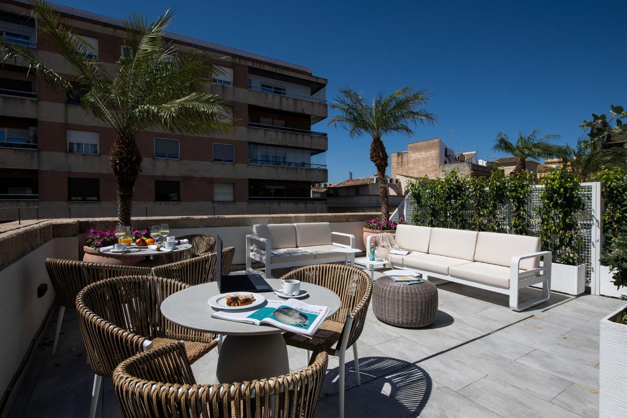 Coliseum Boutique Apartments
