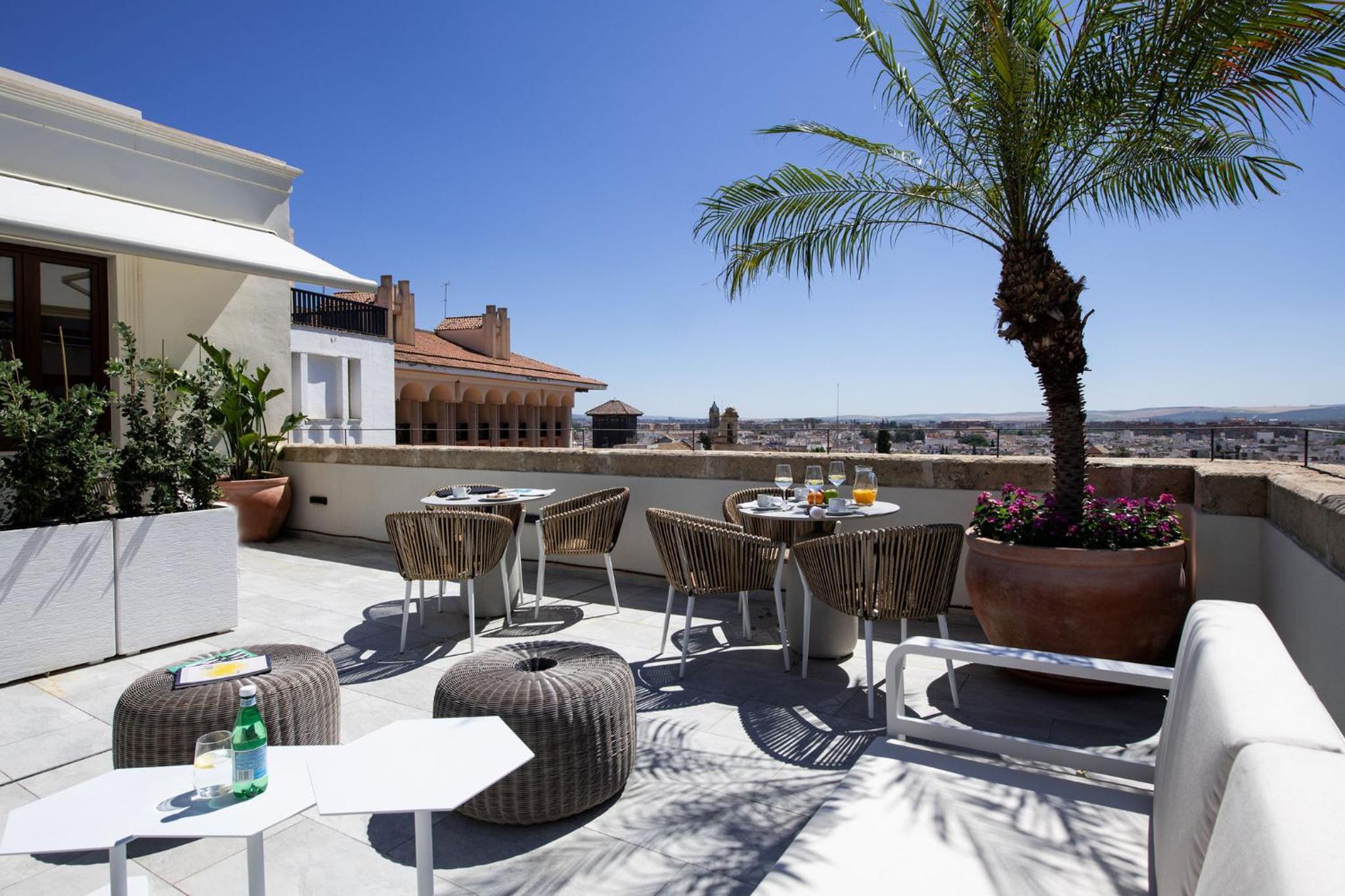 Coliseum Boutique Apartments