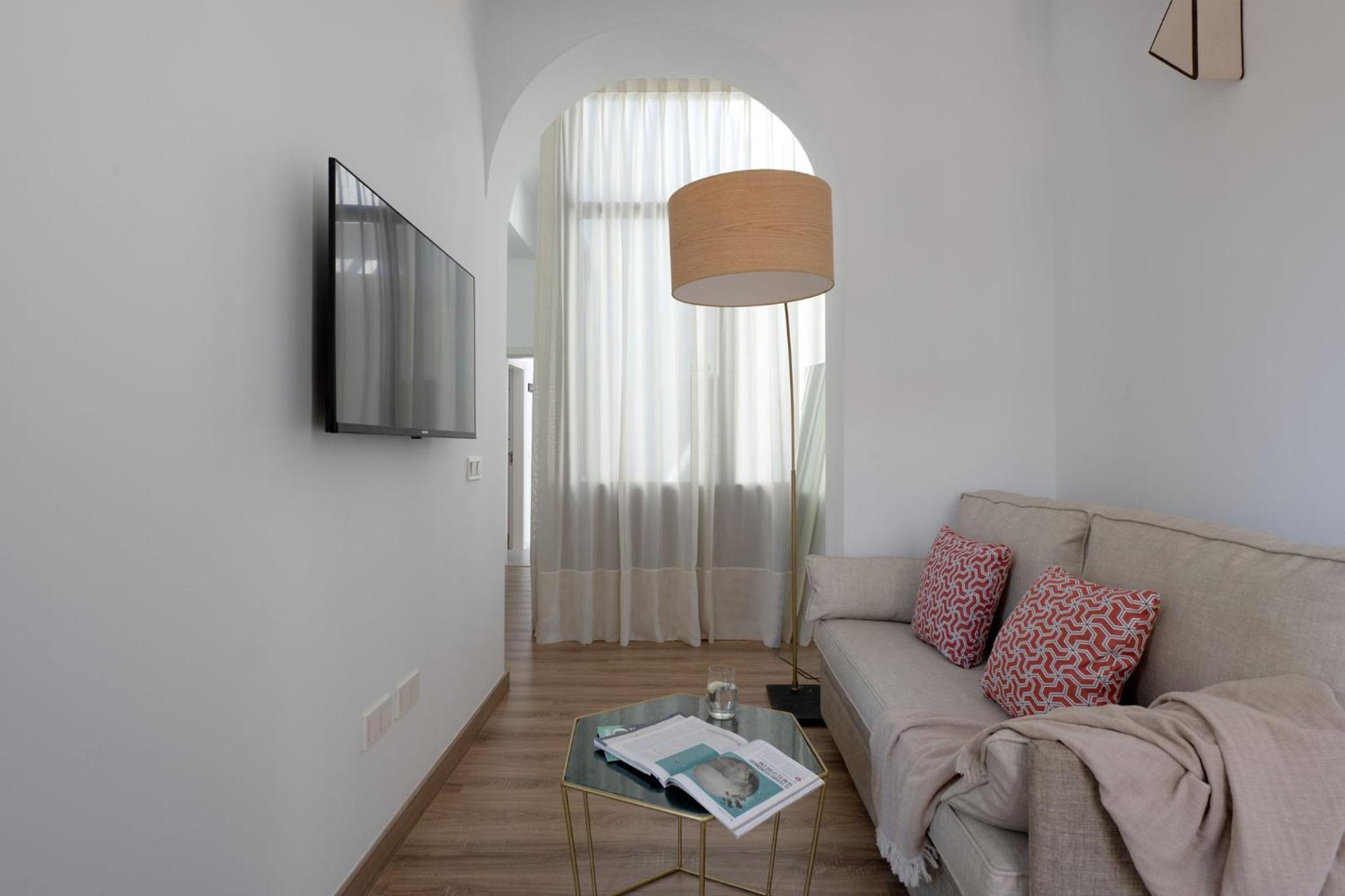 Coliseum Boutique Apartments
