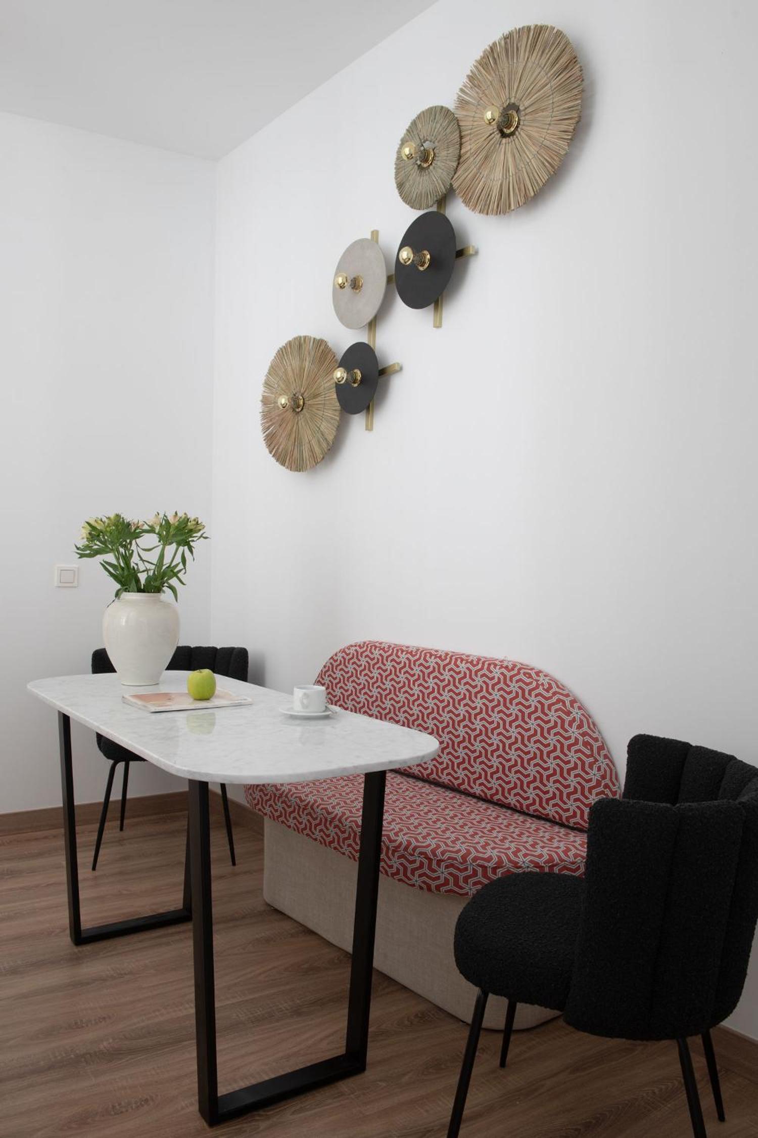 Coliseum Boutique Apartments
