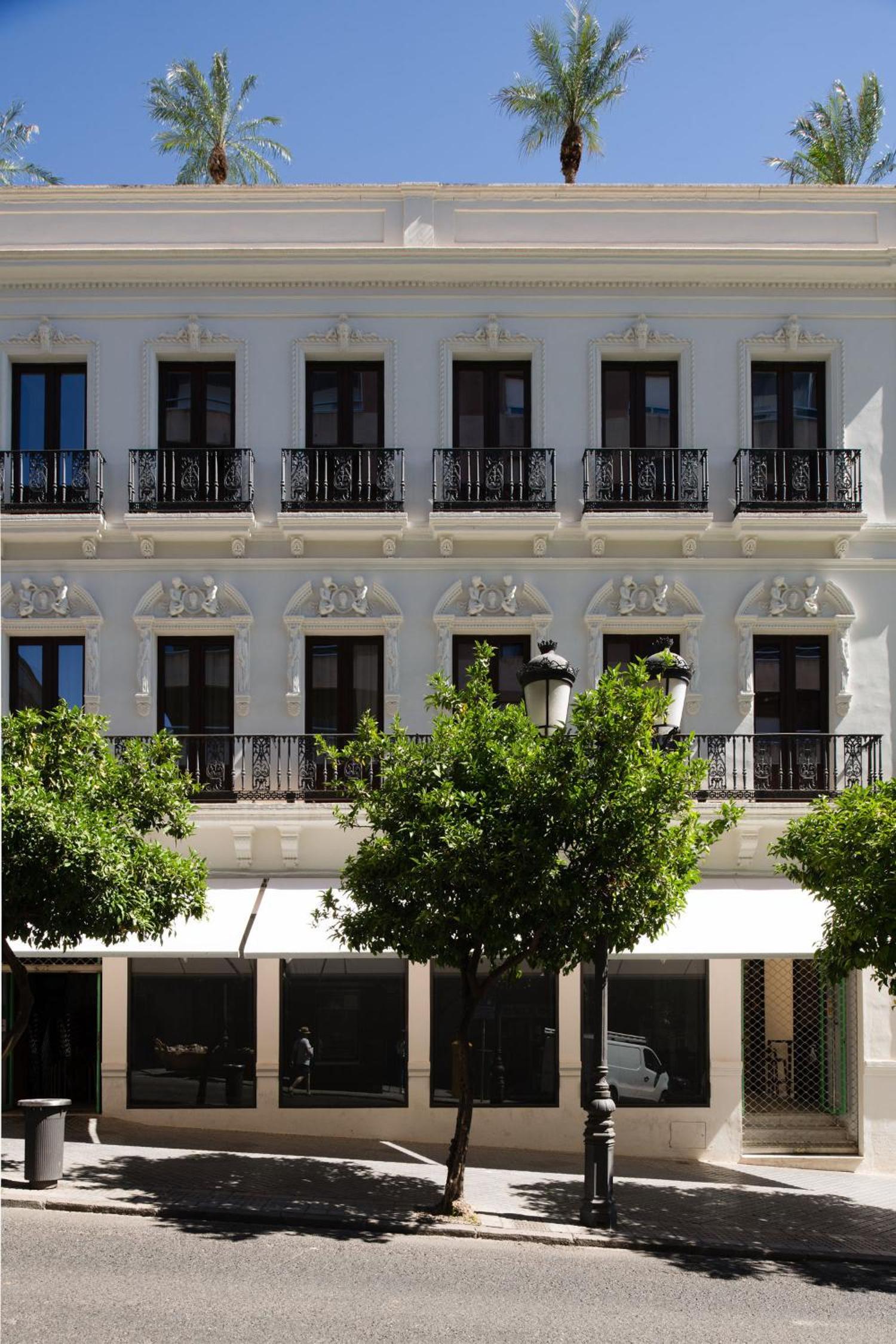 Coliseum Boutique Apartments
