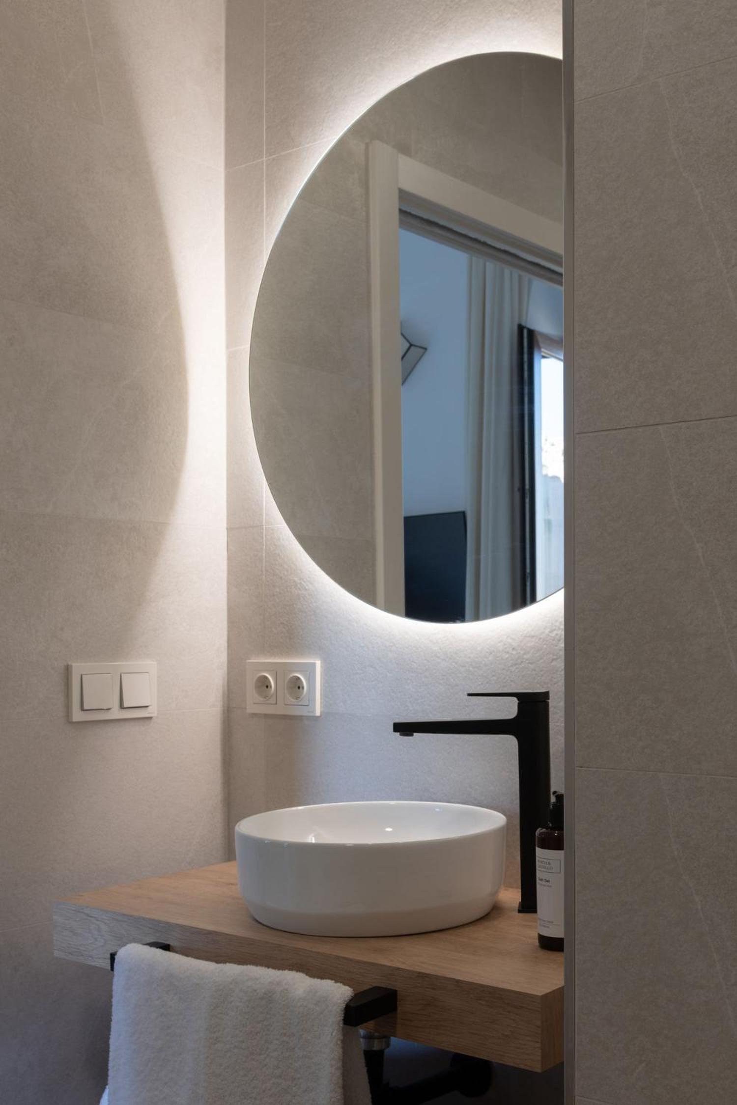 Coliseum Boutique Apartments