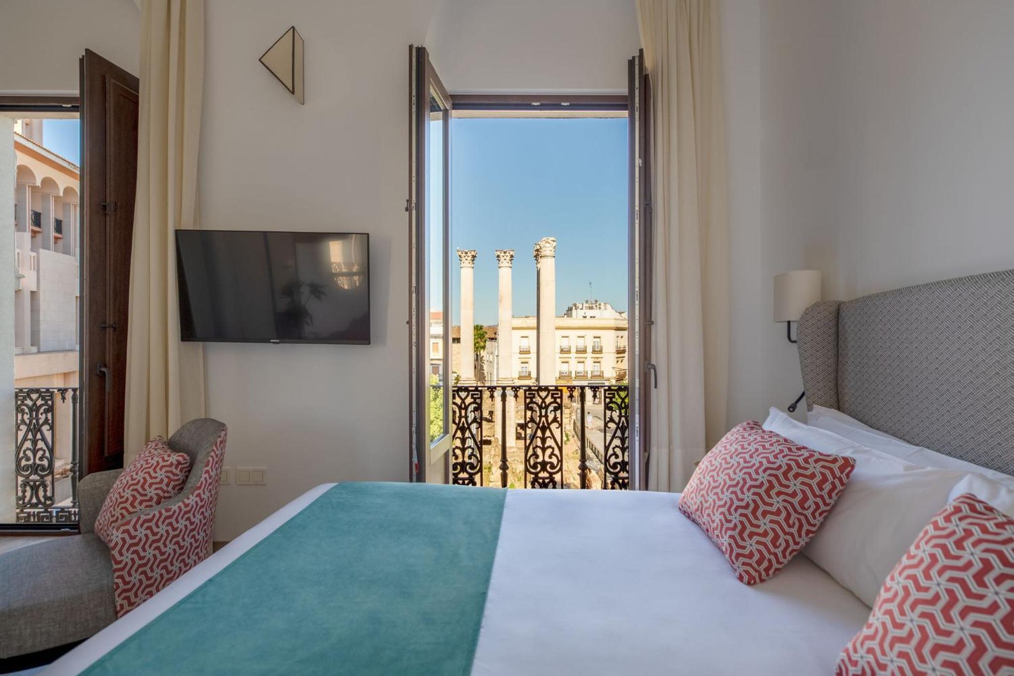 Coliseum Boutique Apartments