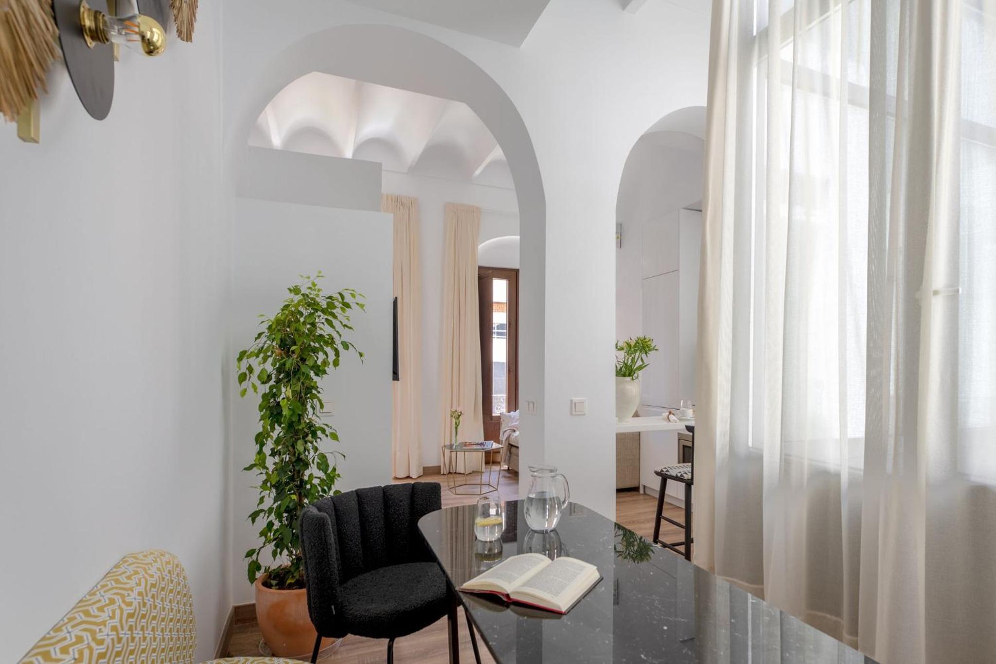 Coliseum Boutique Apartments