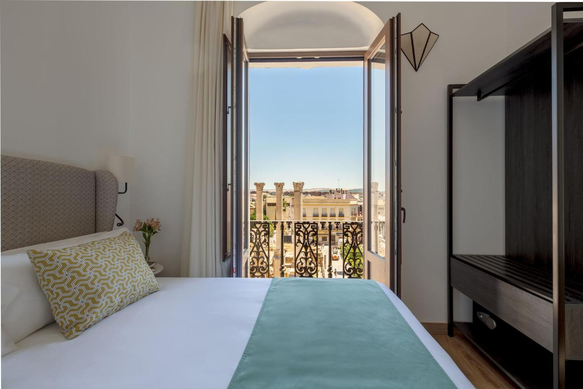 Coliseum Boutique Apartments