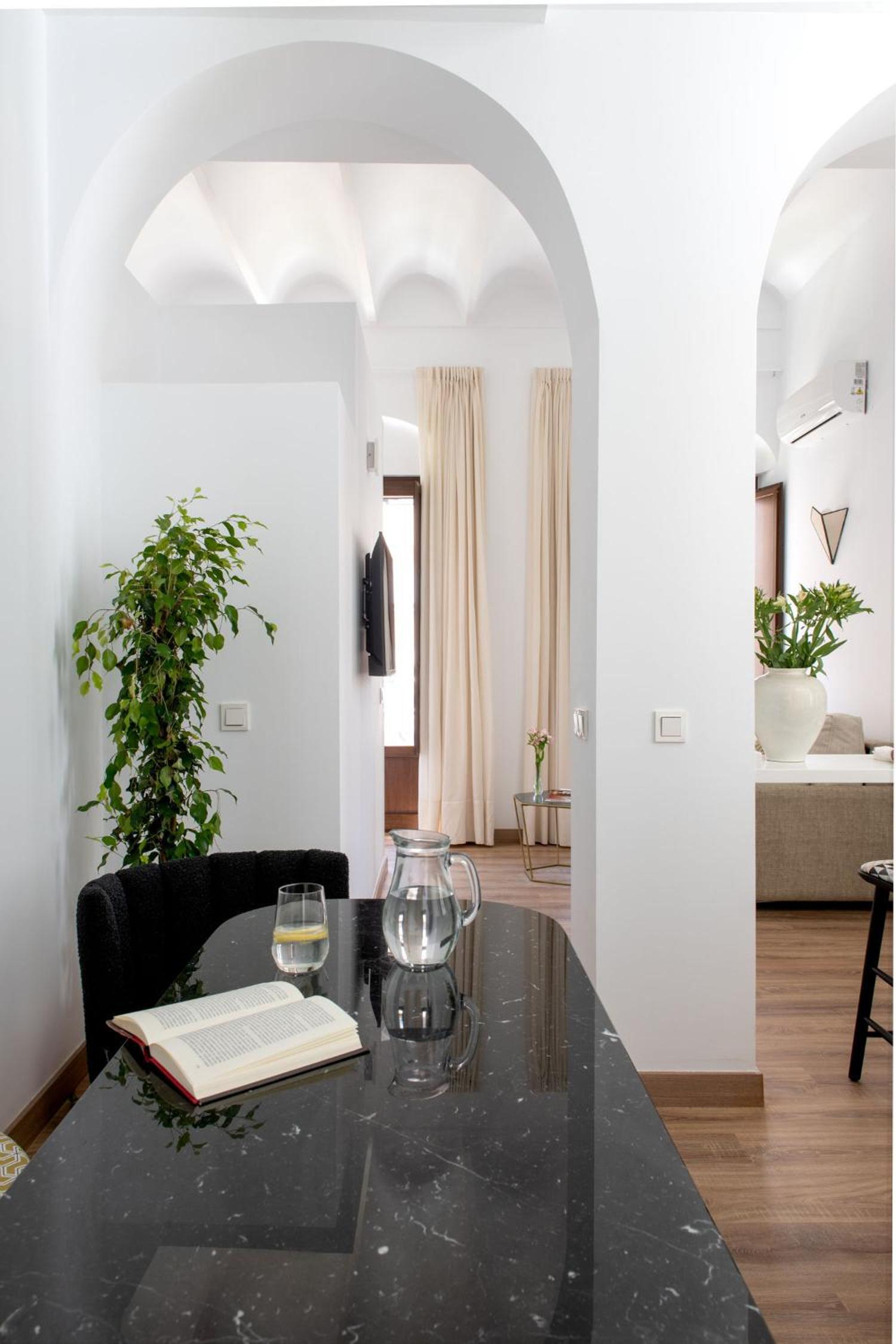 Coliseum Boutique Apartments