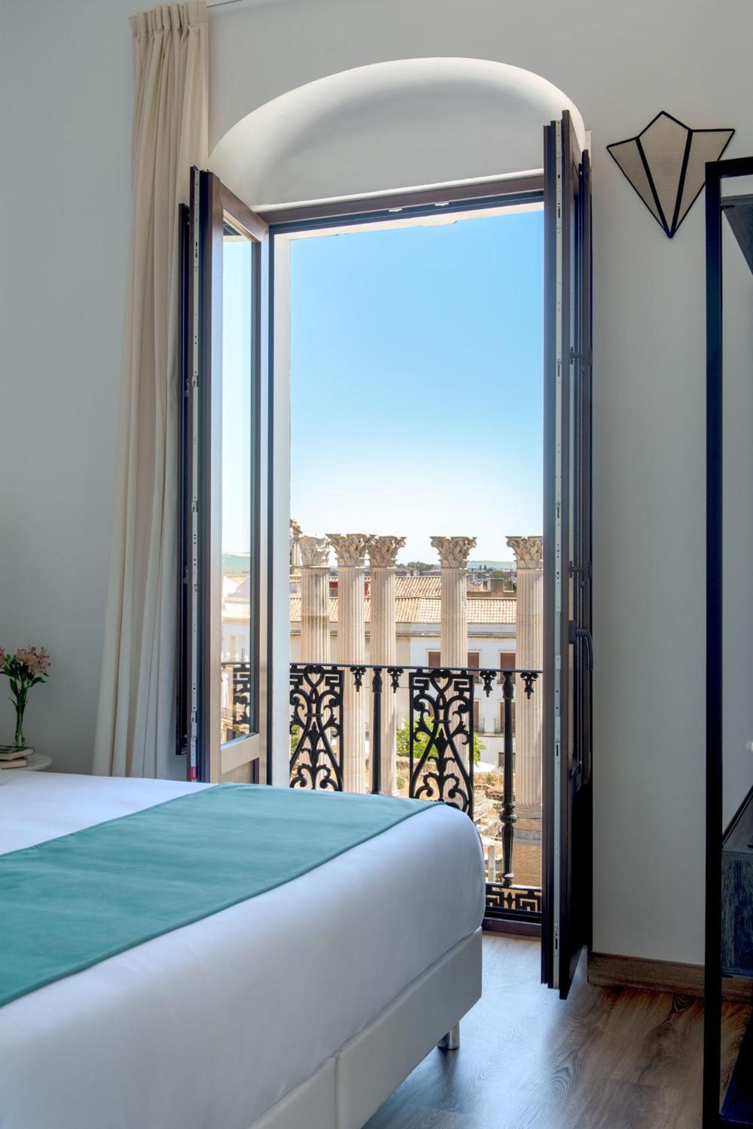 Coliseum Boutique Apartments