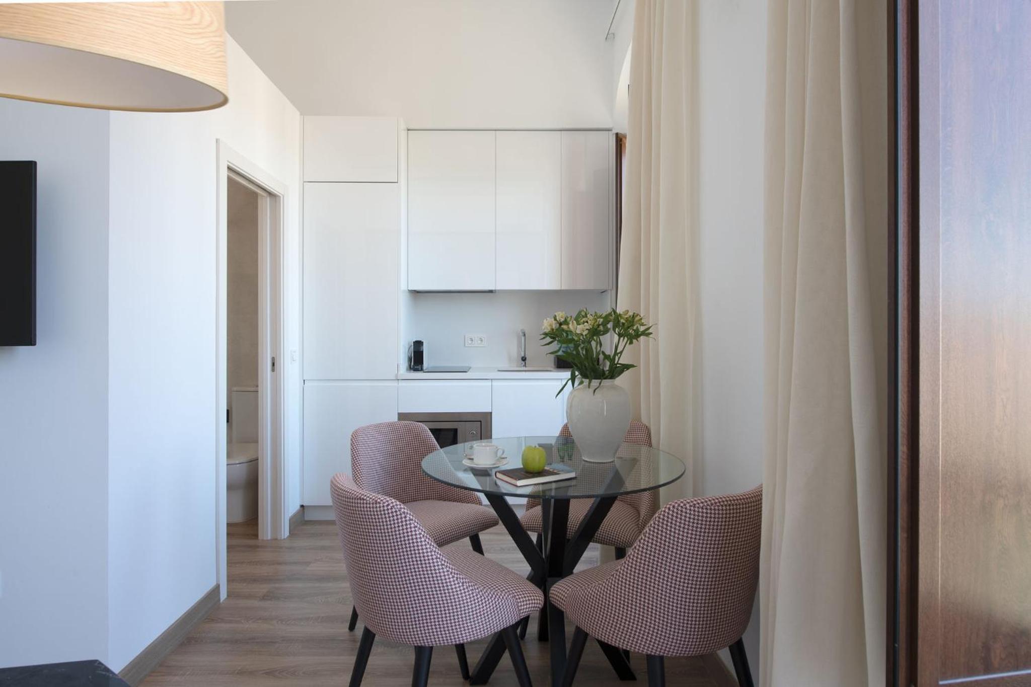 Coliseum Boutique Apartments