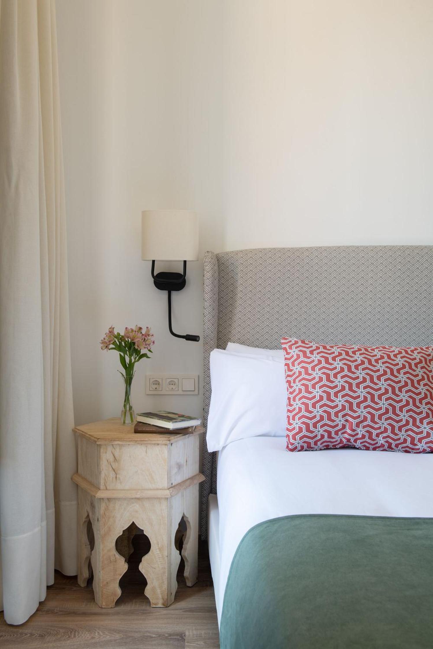Coliseum Boutique Apartments