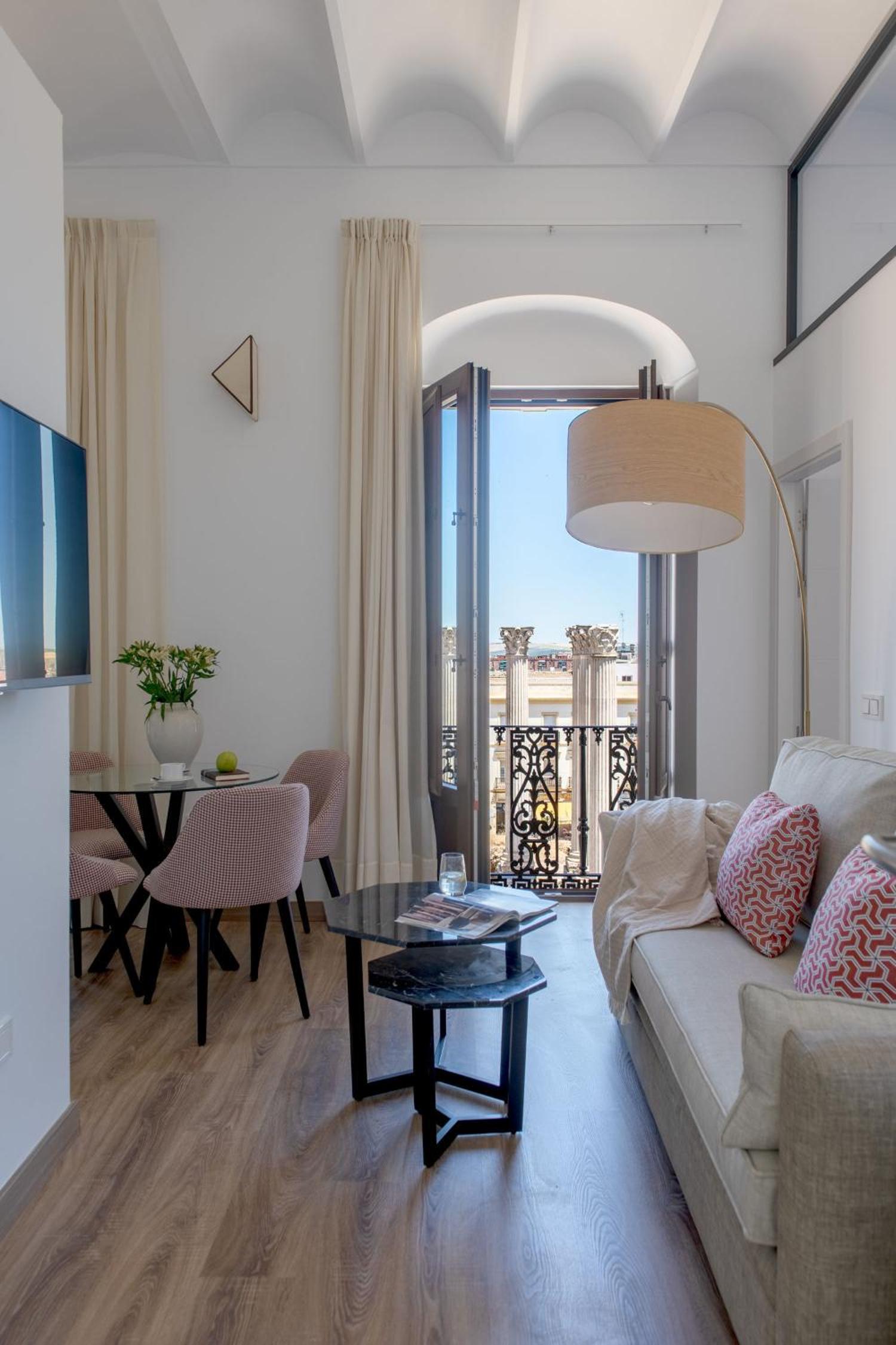 Coliseum Boutique Apartments