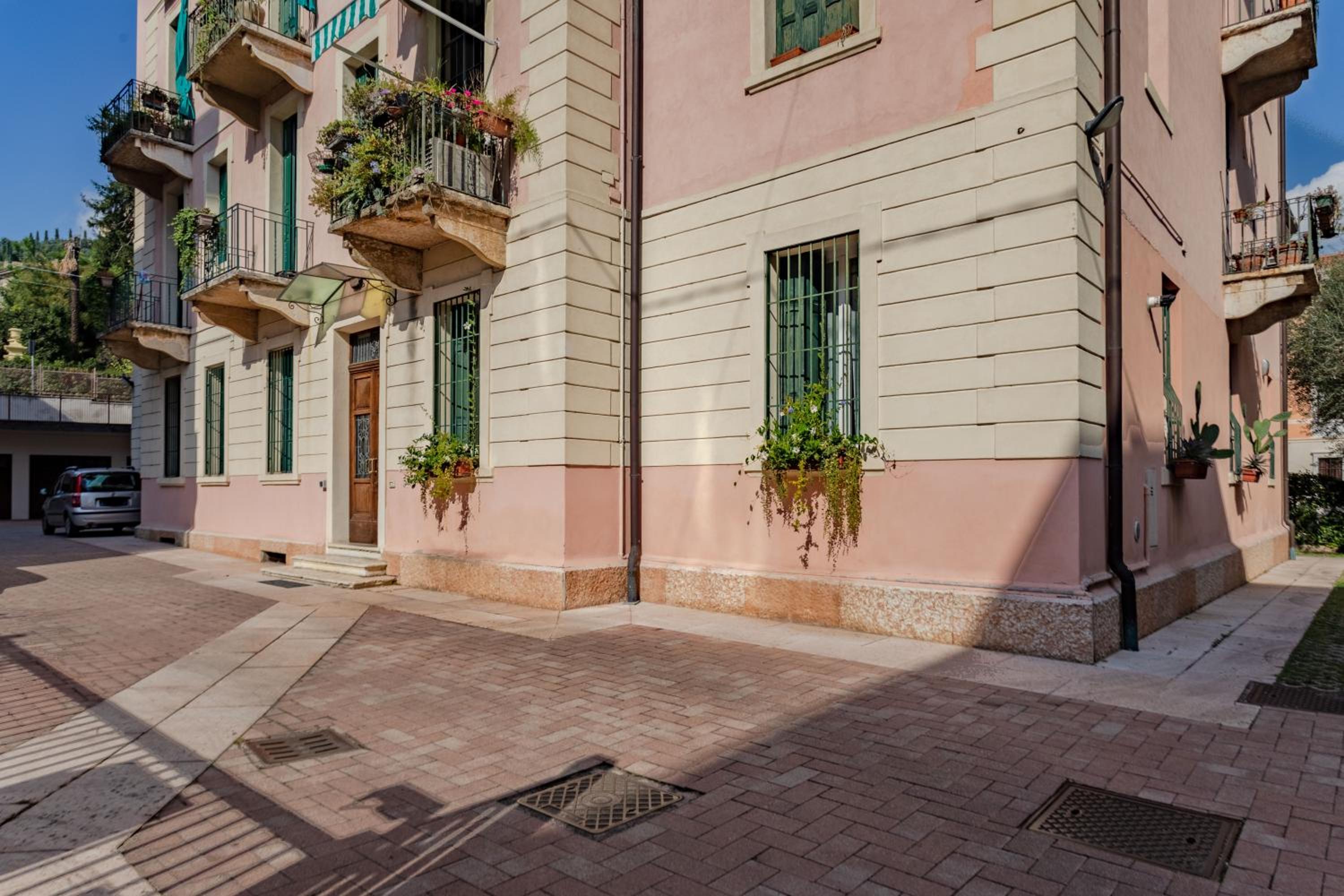 Residenza San Leonardo City Center free parking view 3
