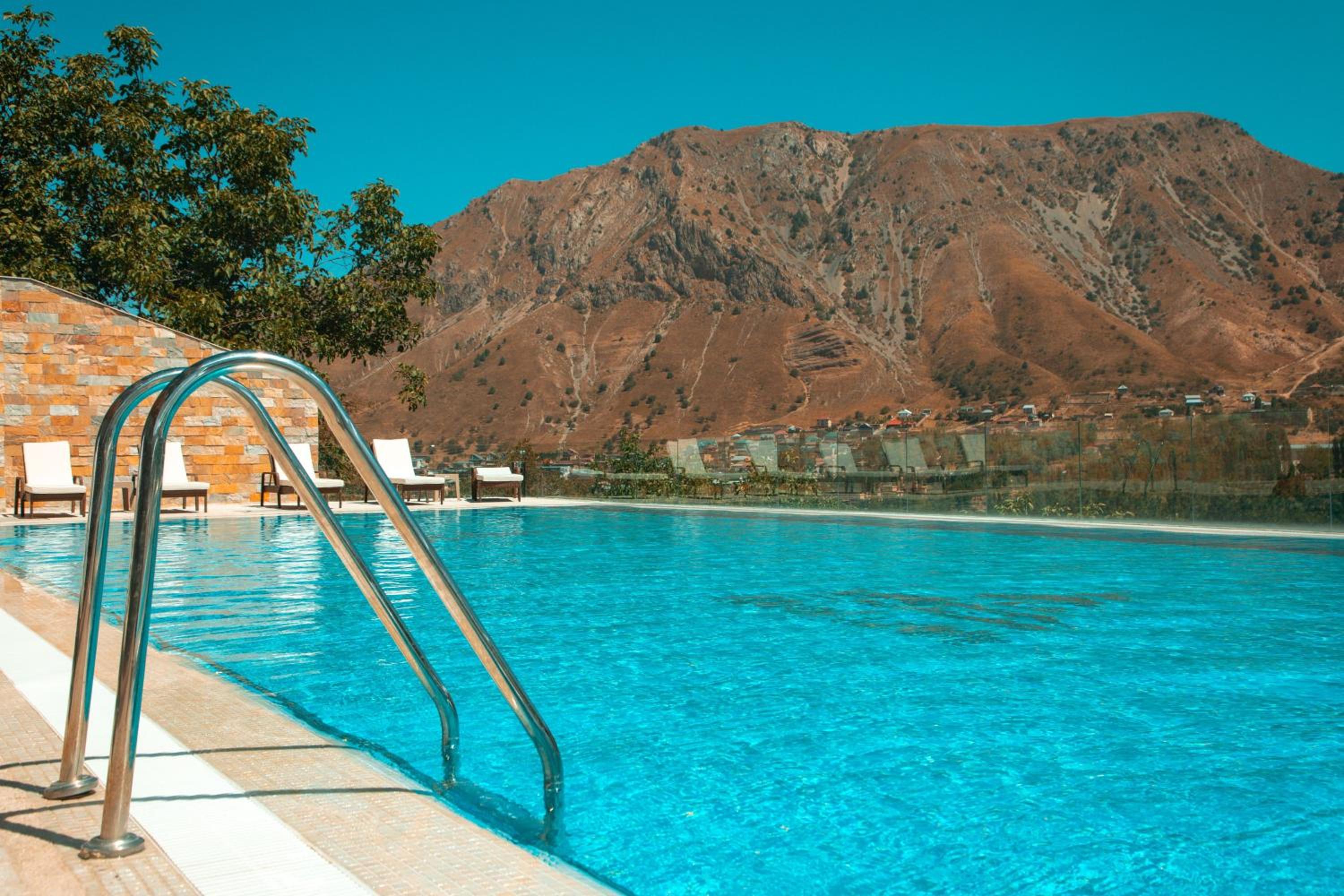 ARCHAZOR Mountain Resort