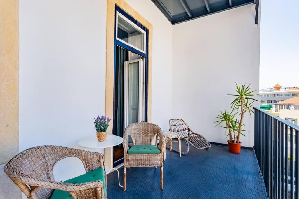 Conde 3BDR Luxury with Balcony view 2
