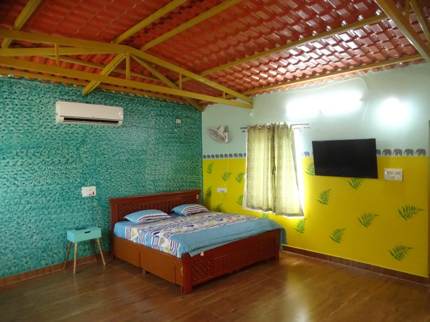 MangoHut Farmhouse Pool Villa view 2